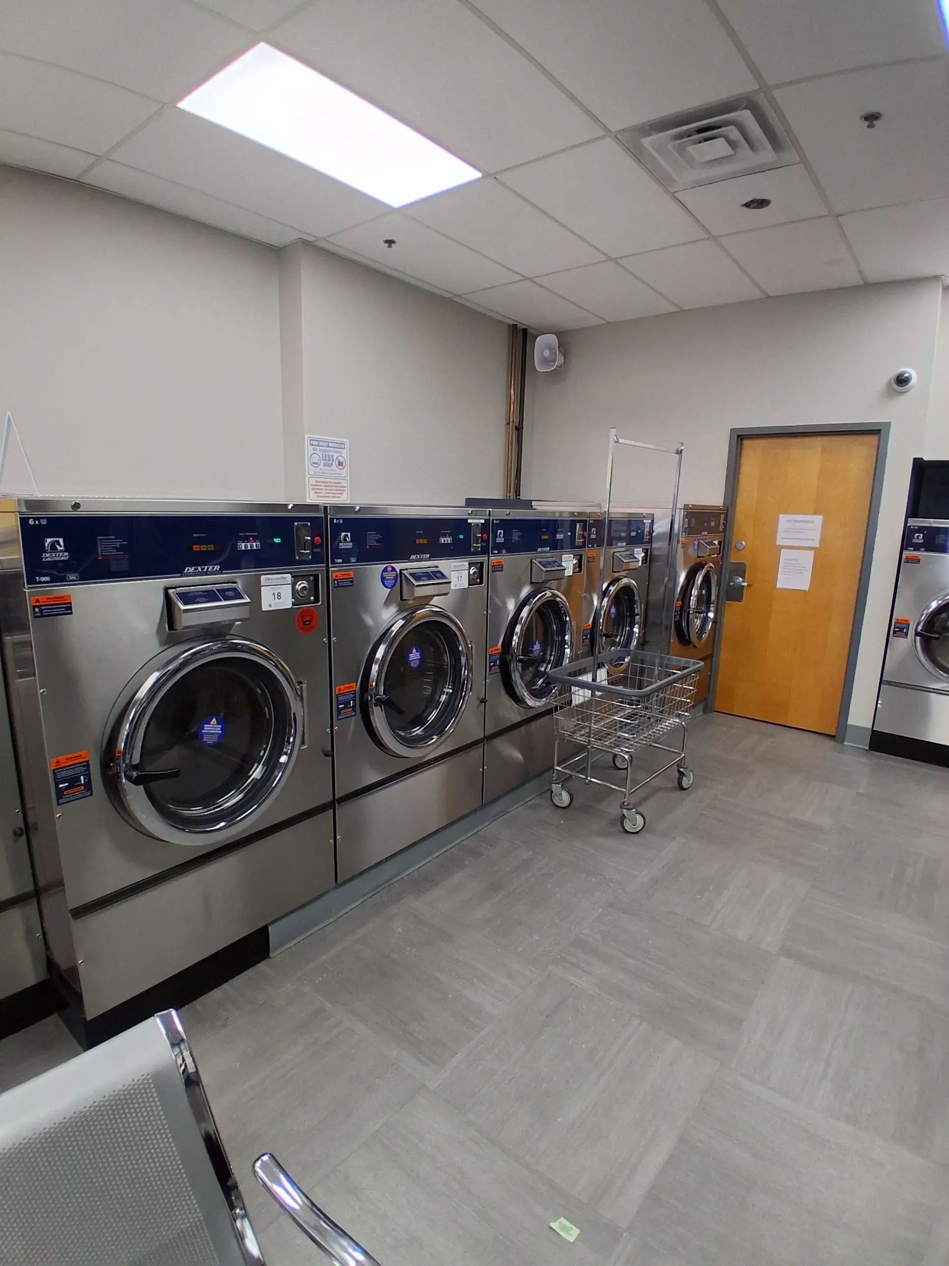 Crestwood Laundromat thumbnail 7