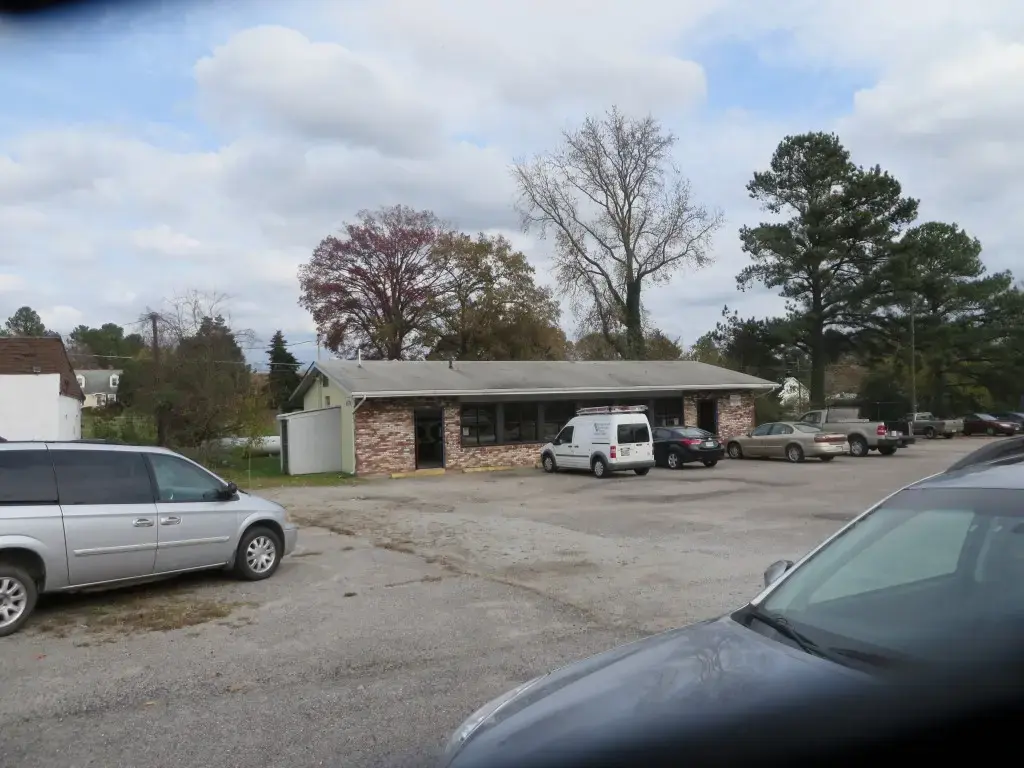 Crewe Laundry Land Laundromat thumbnail 3