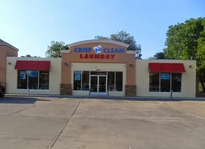 Crisp N Clean Laundry thumbnail 3