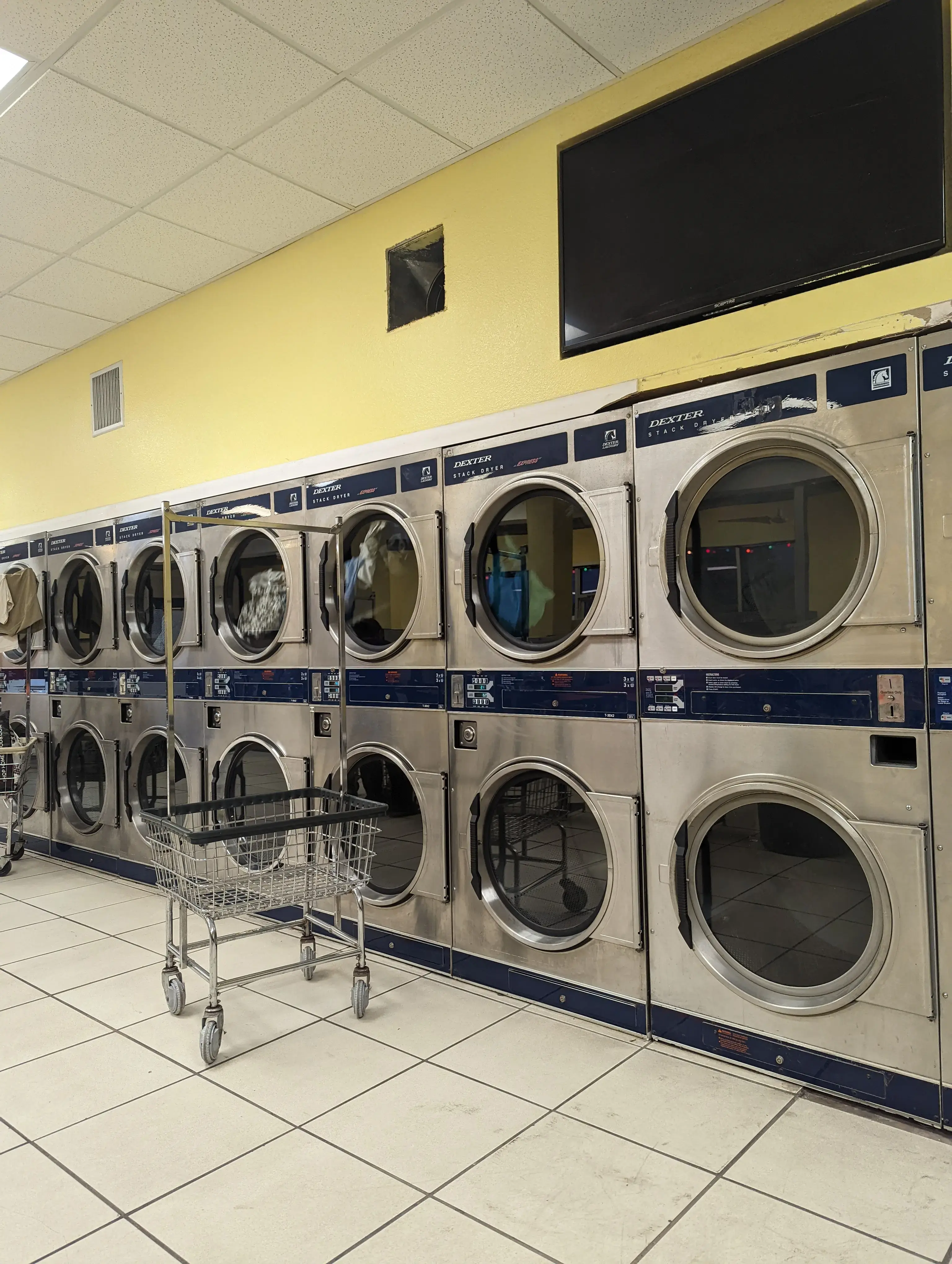 Crisp N Clean Laundry - Image 2