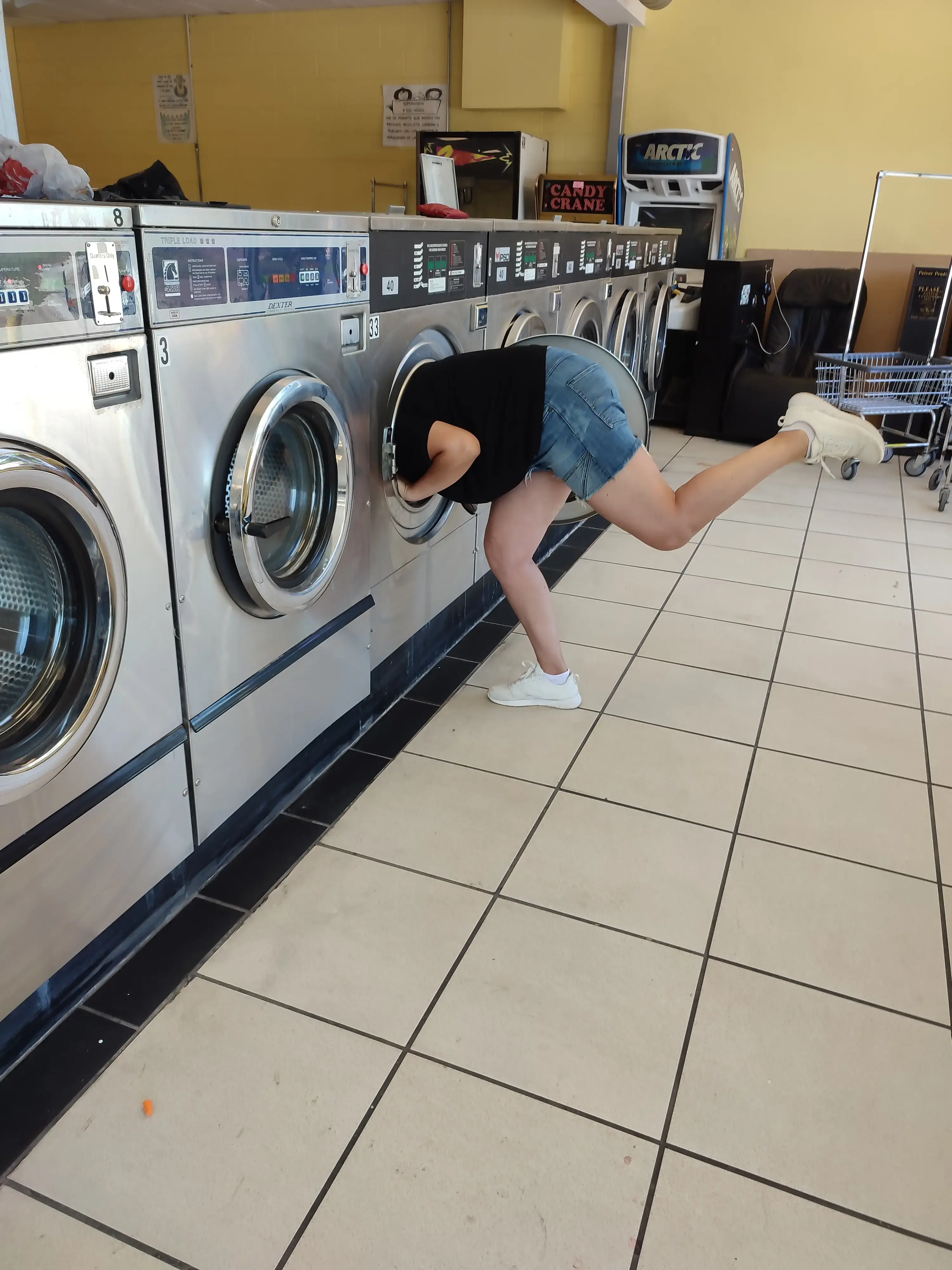 Crisp N Clean Laundry - Image 10