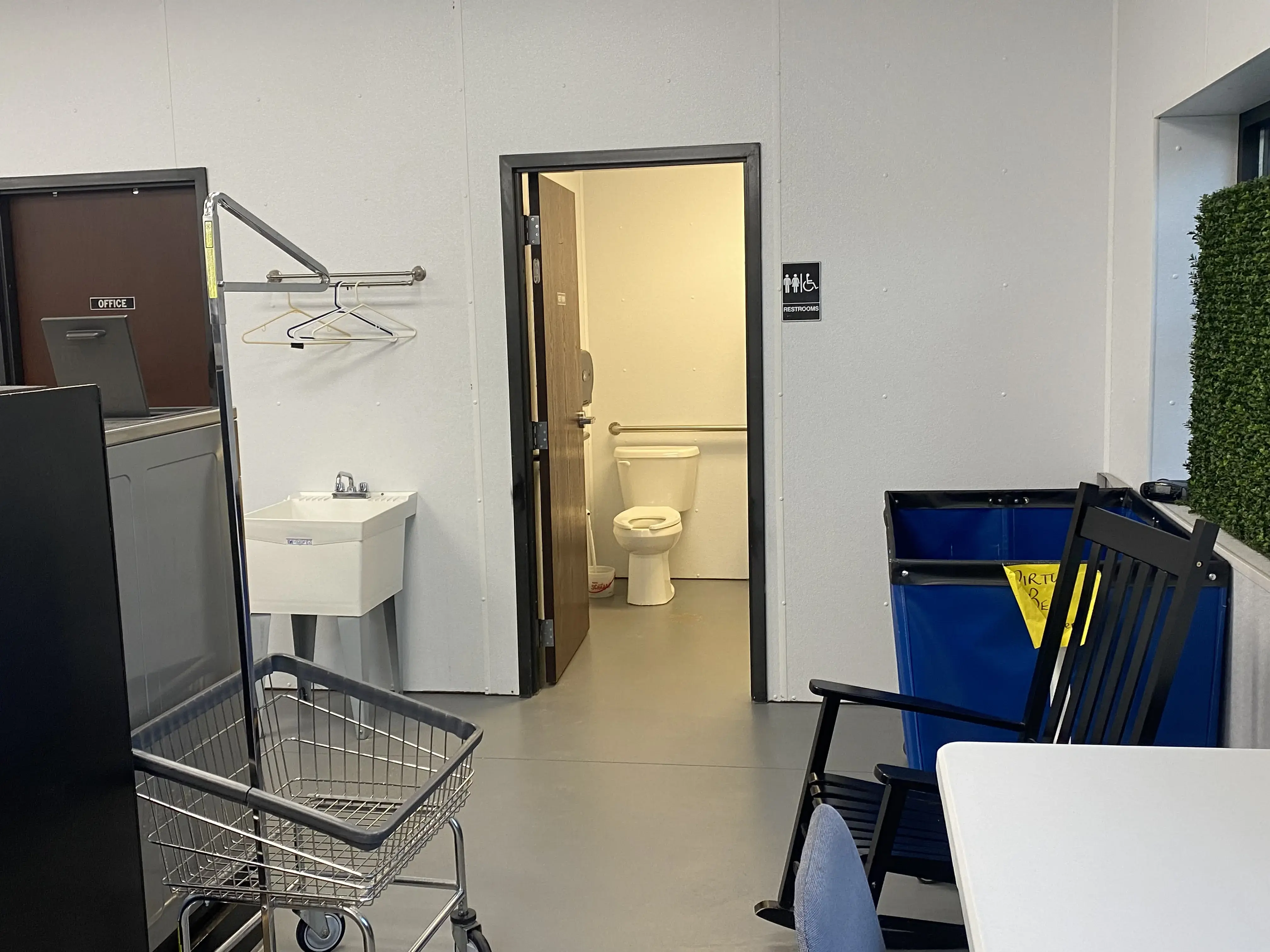 Crosslake laundromat thumbnail 10