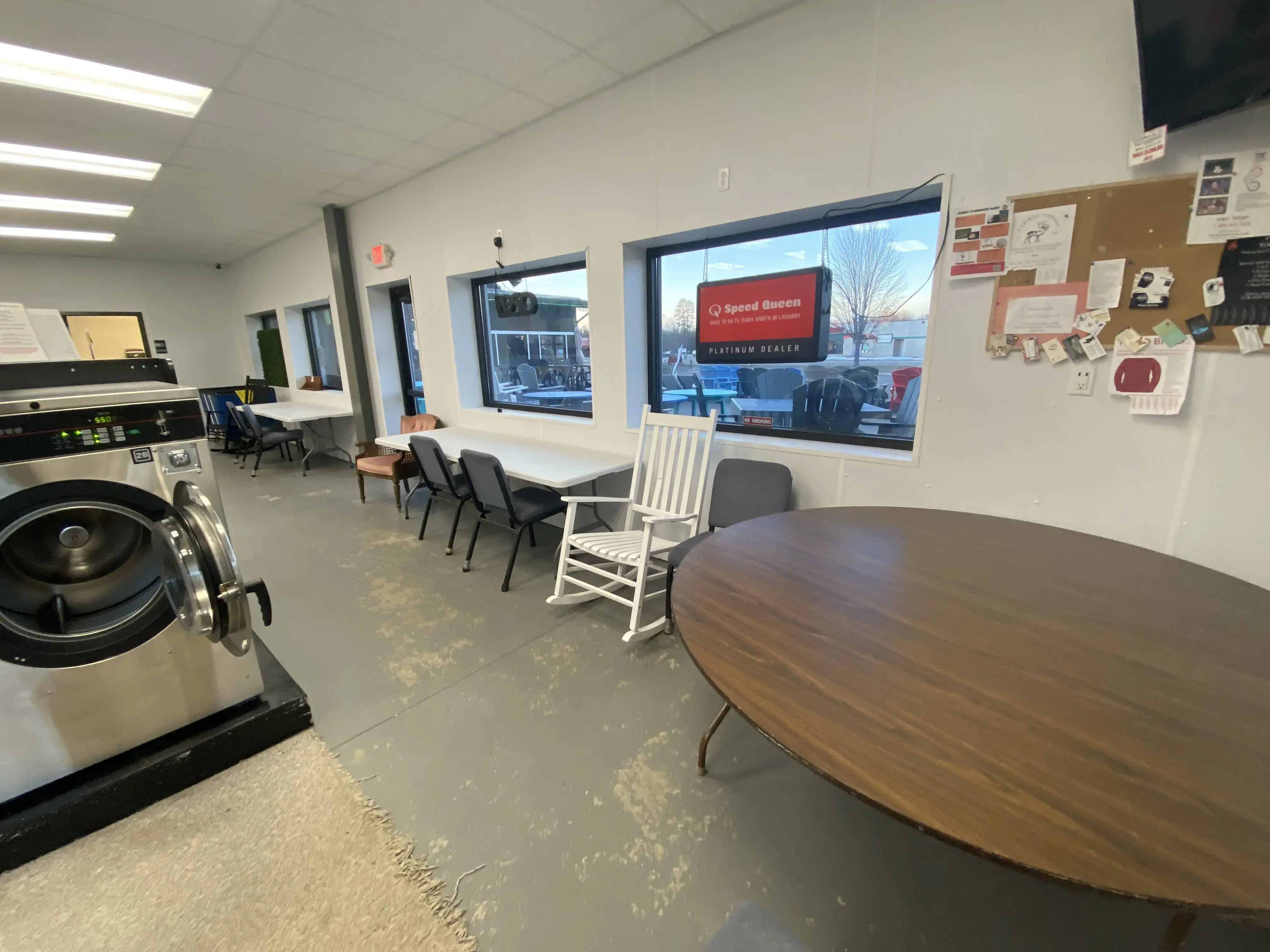 Crosslake laundromat thumbnail 7