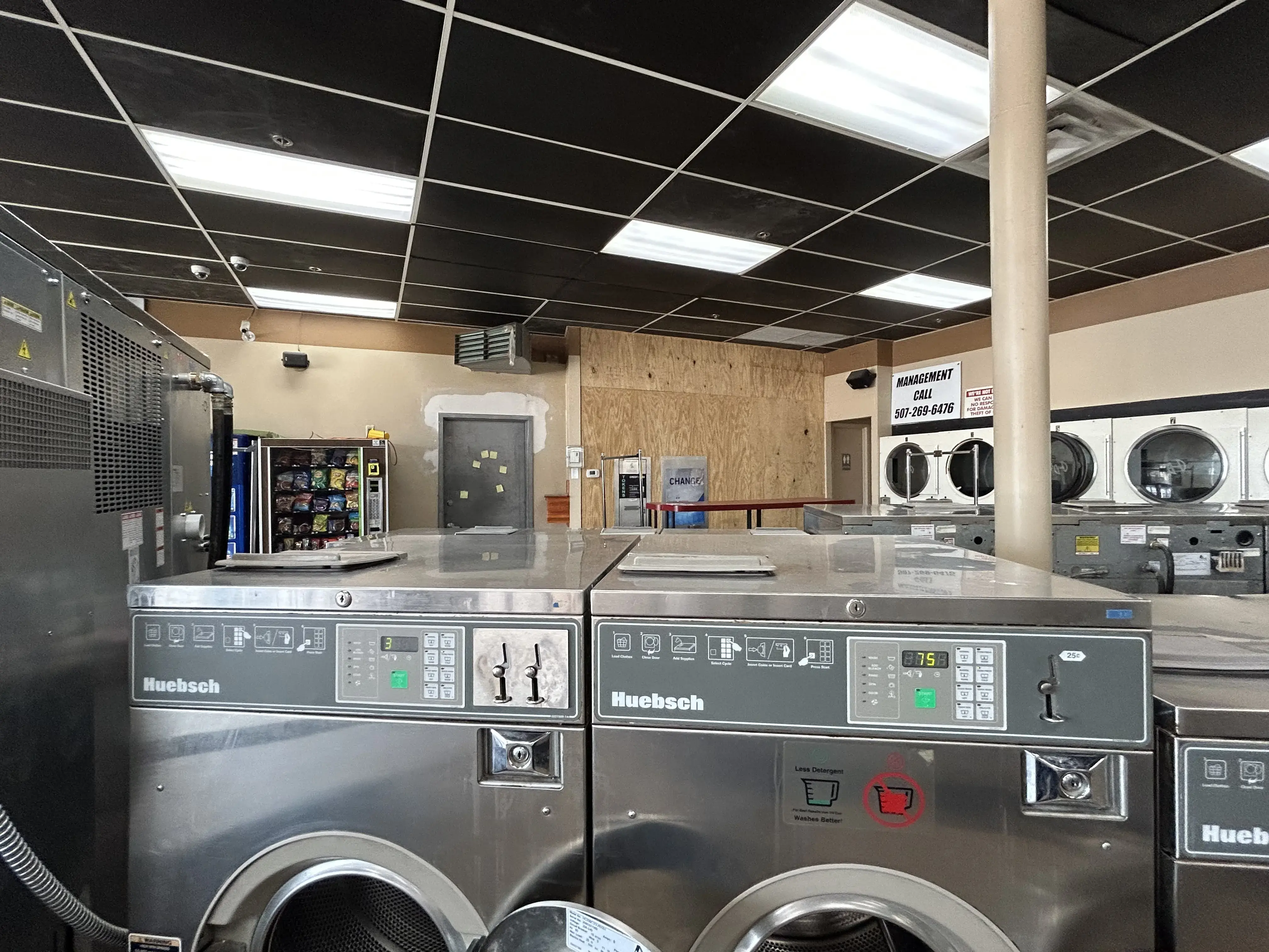 Crossroads Laundromat thumbnail 3