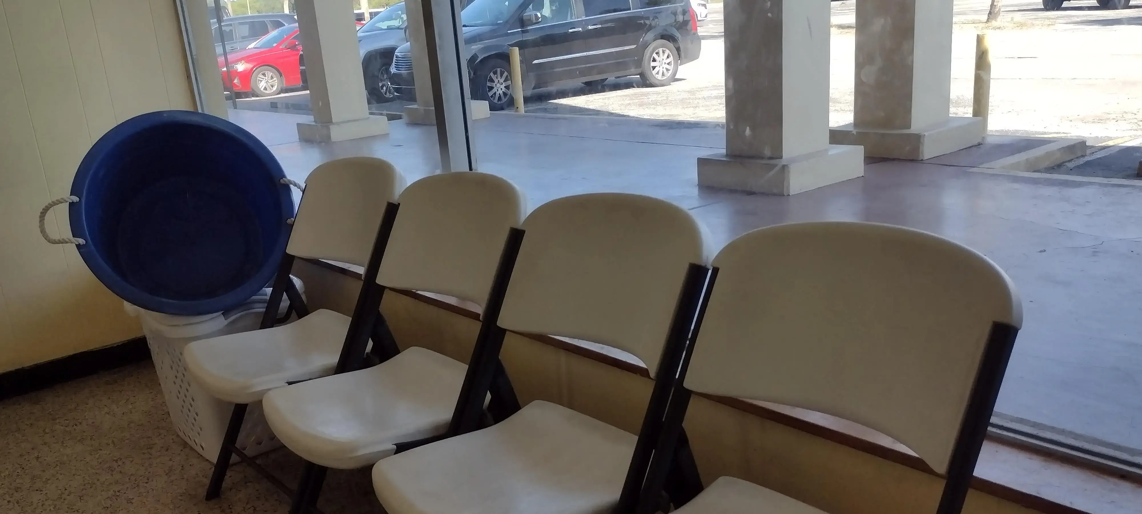 Crown Laundromat thumbnail 19