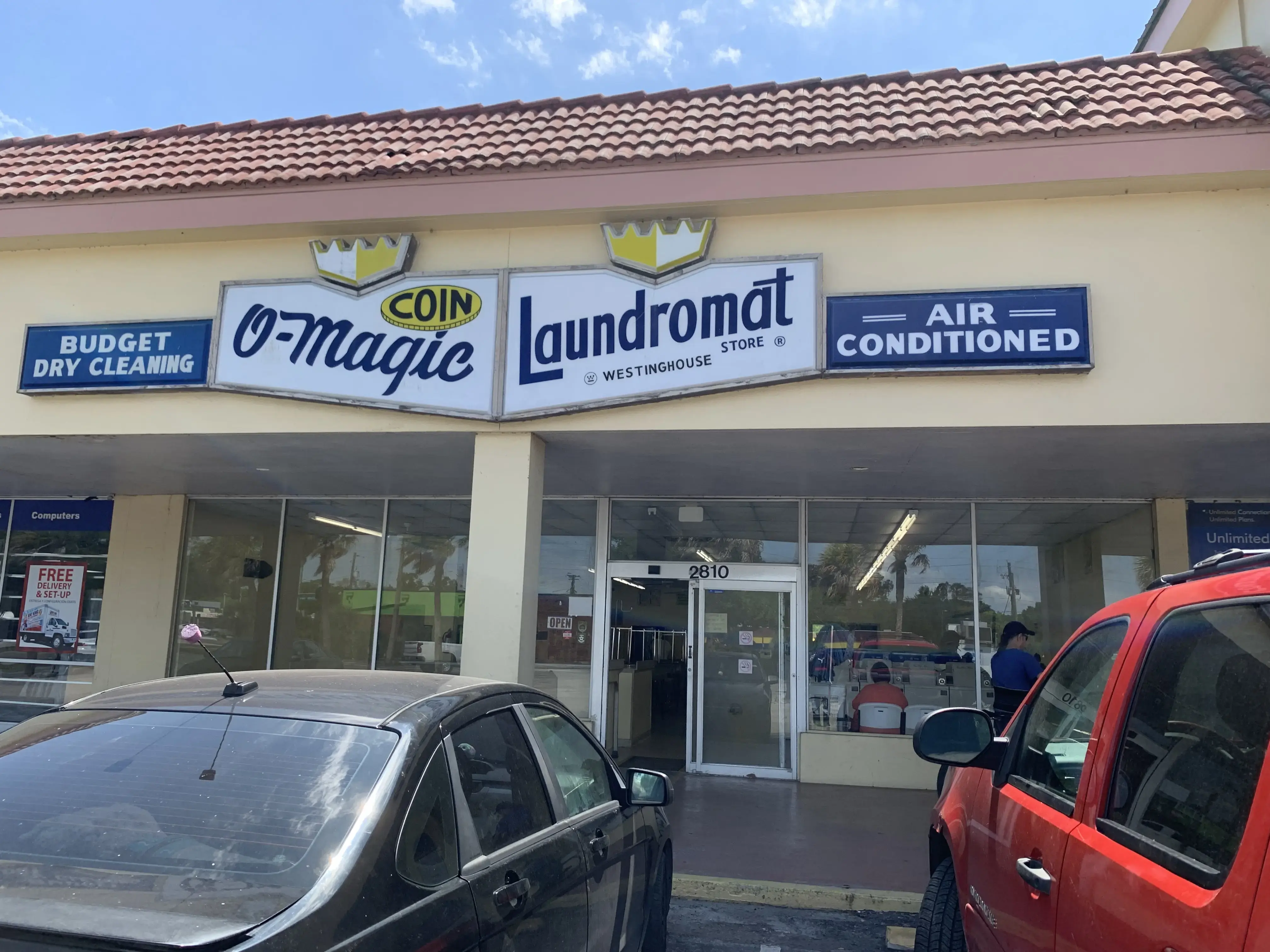 Crown Laundromat location