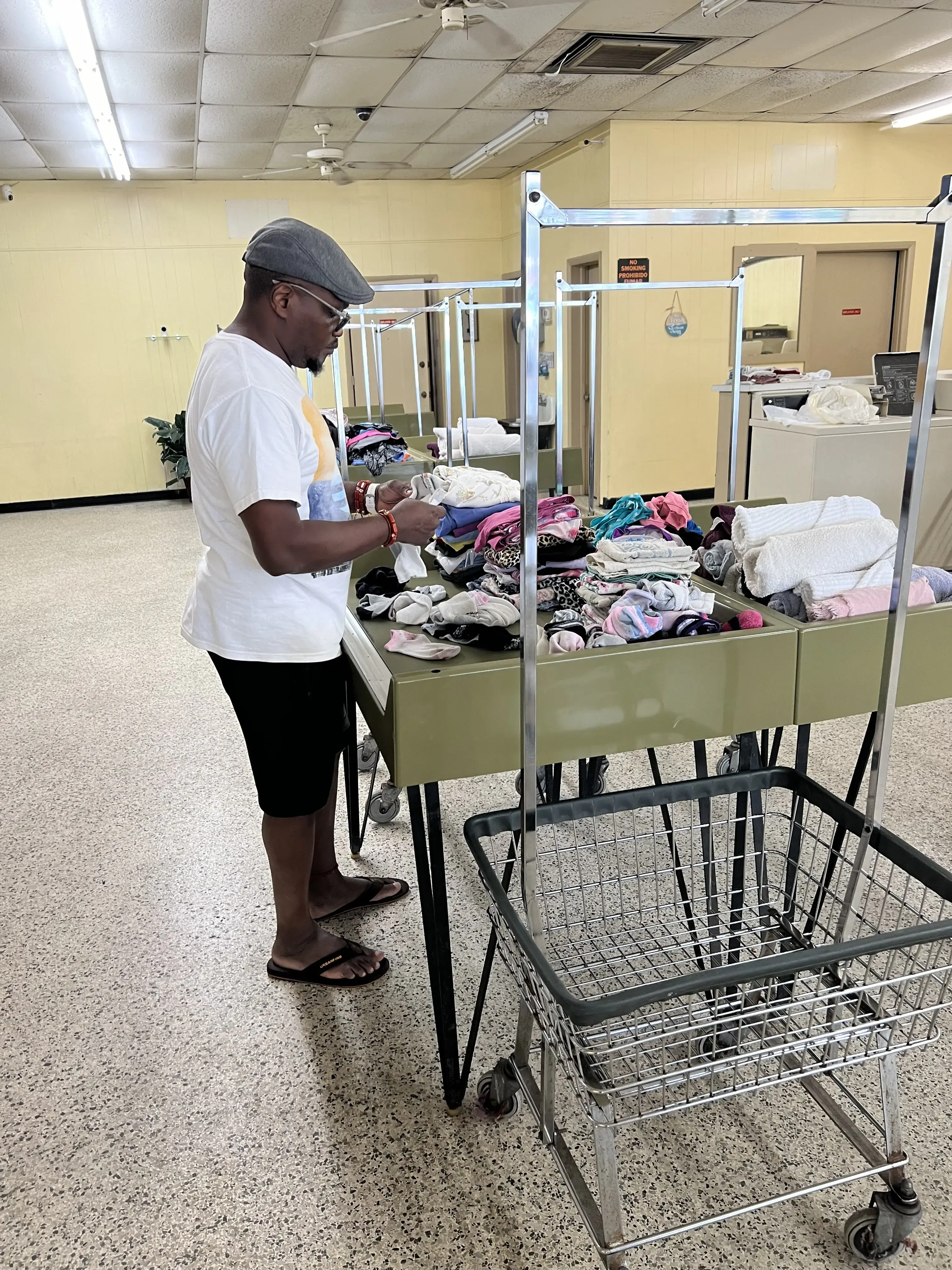 Crown Laundromat - Image 11
