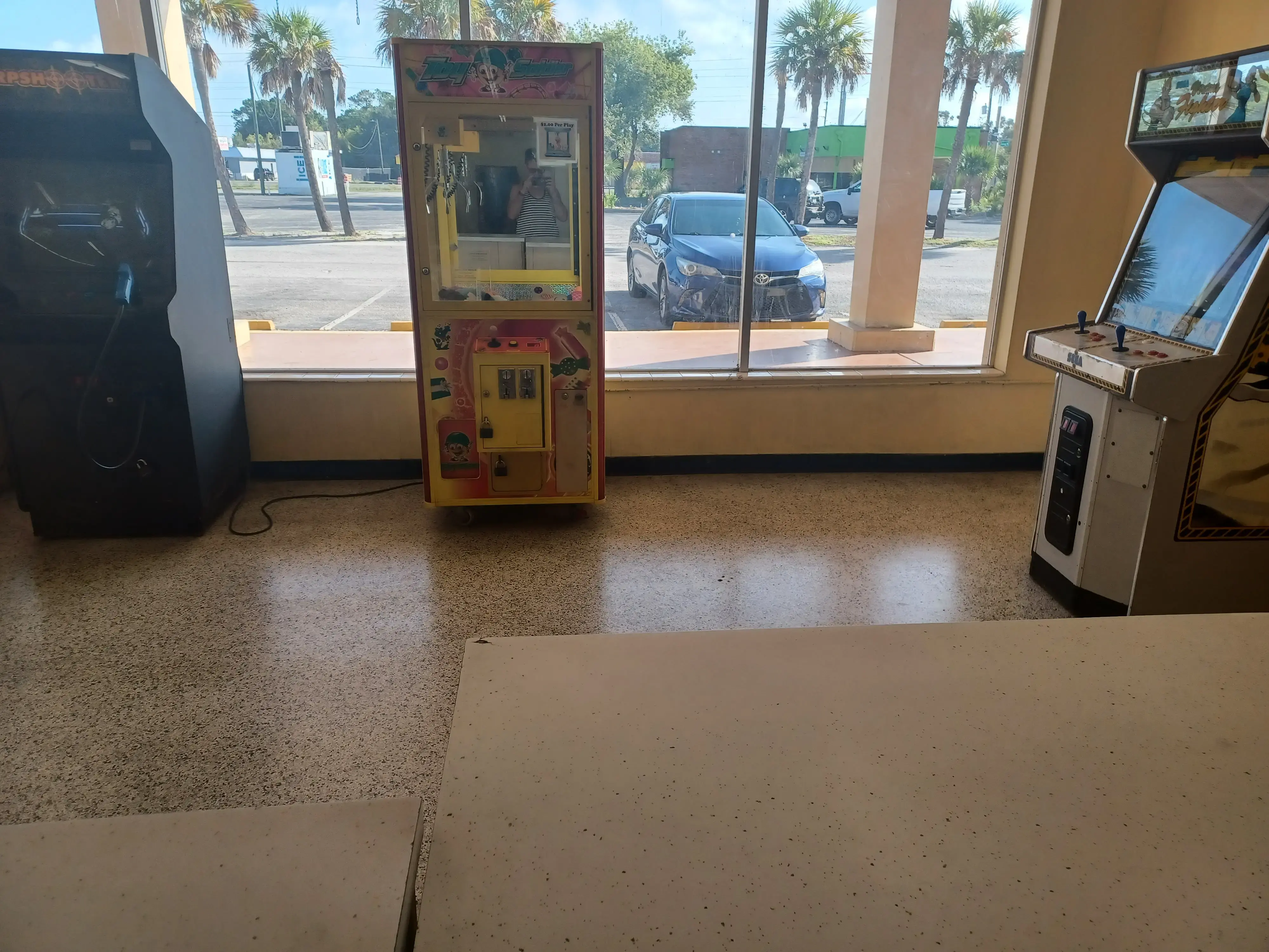 Crown Laundromat thumbnail 16