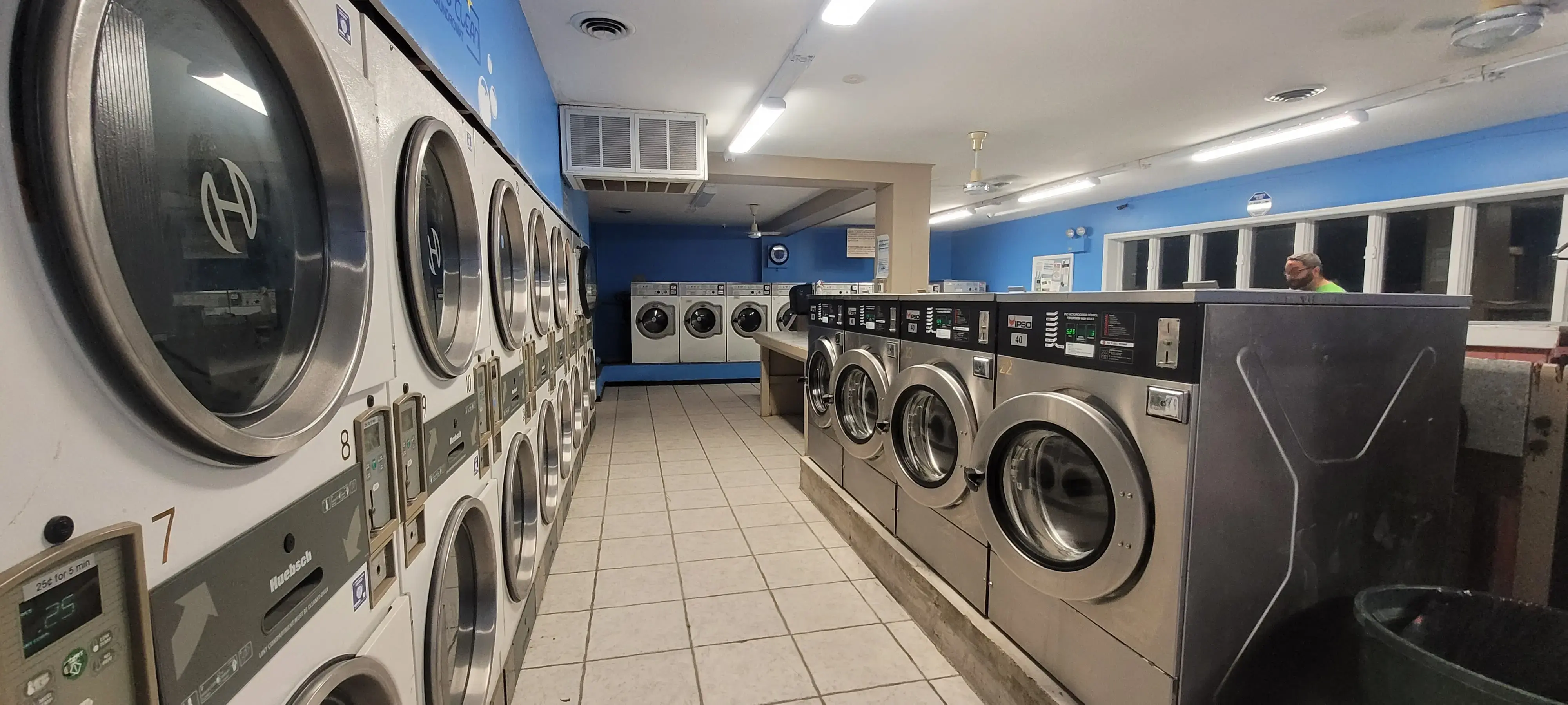 Crystal Clean Laundromat - Image 12