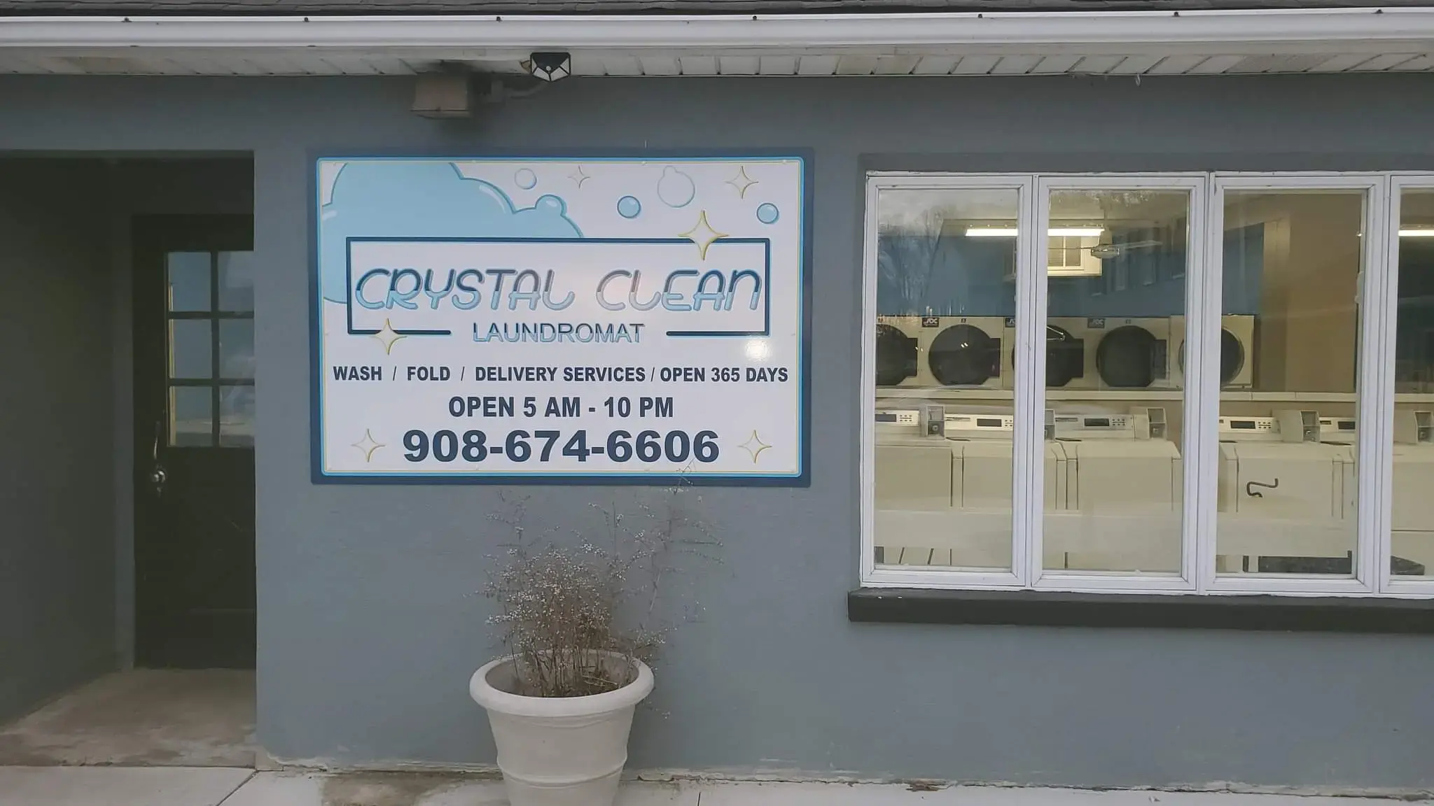 Crystal Clean Laundromat thumbnail 5