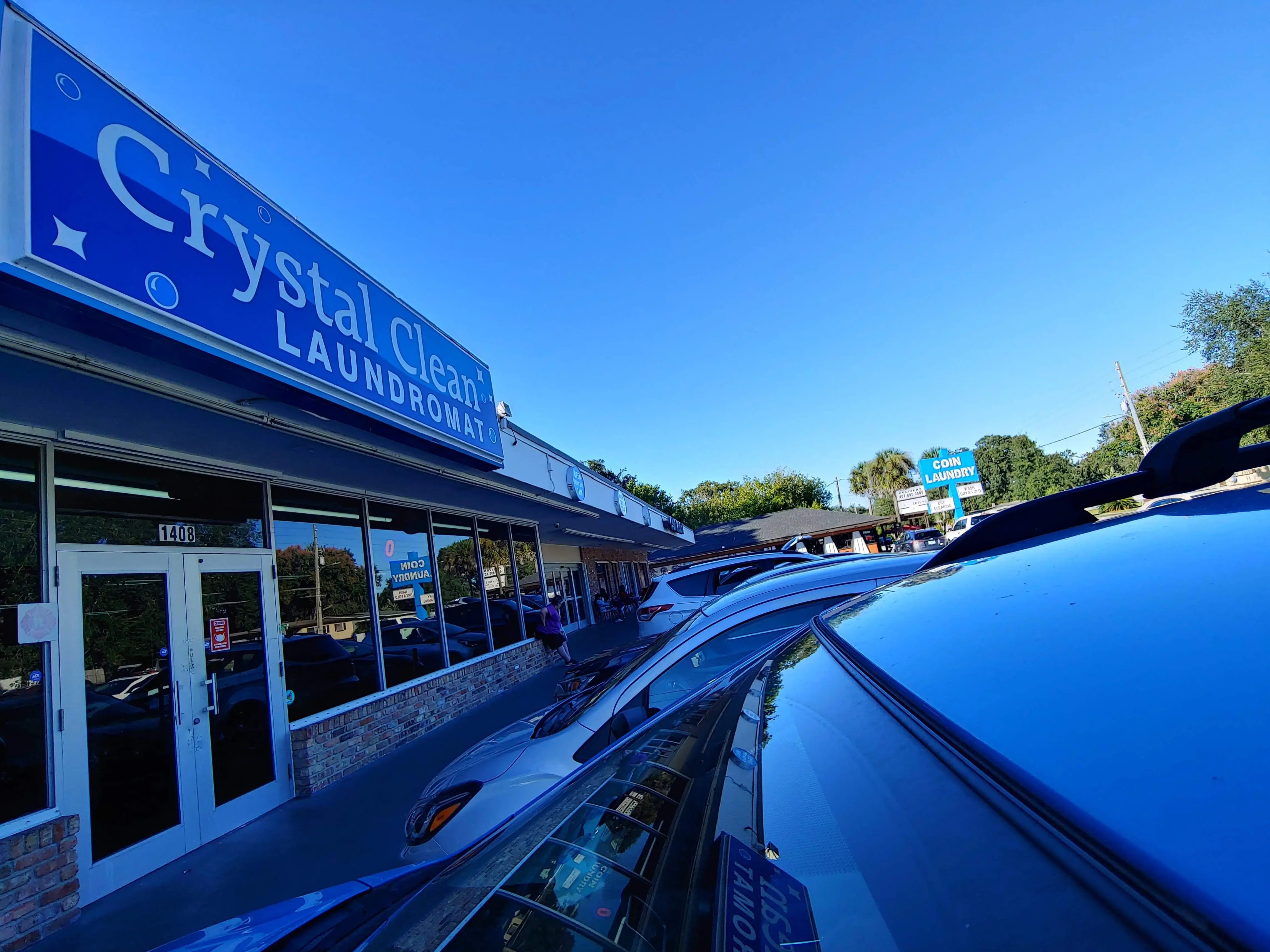 Crystal Clean Laundromat - Image 17