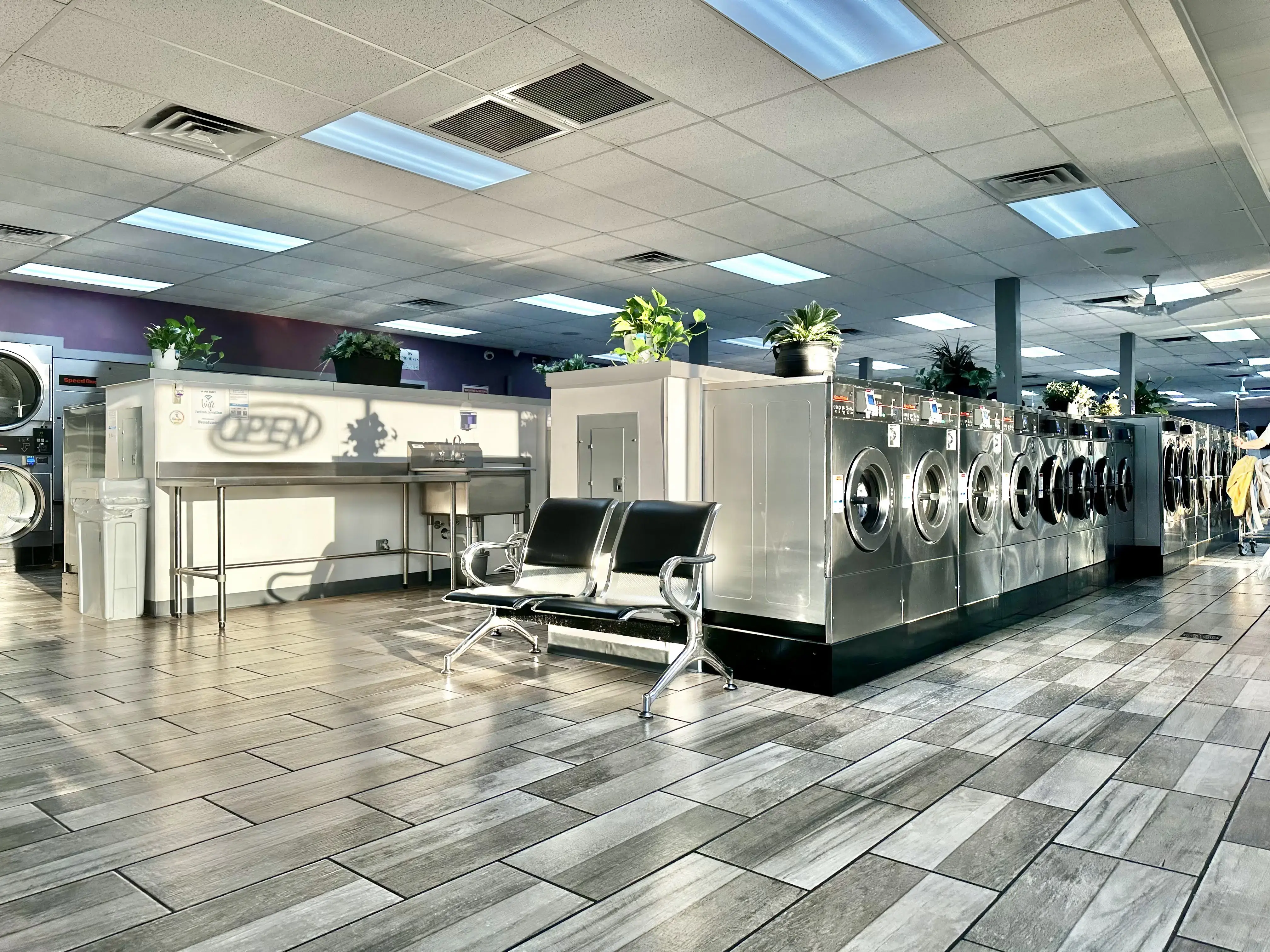 Crystal Clean Laundromat thumbnail 2