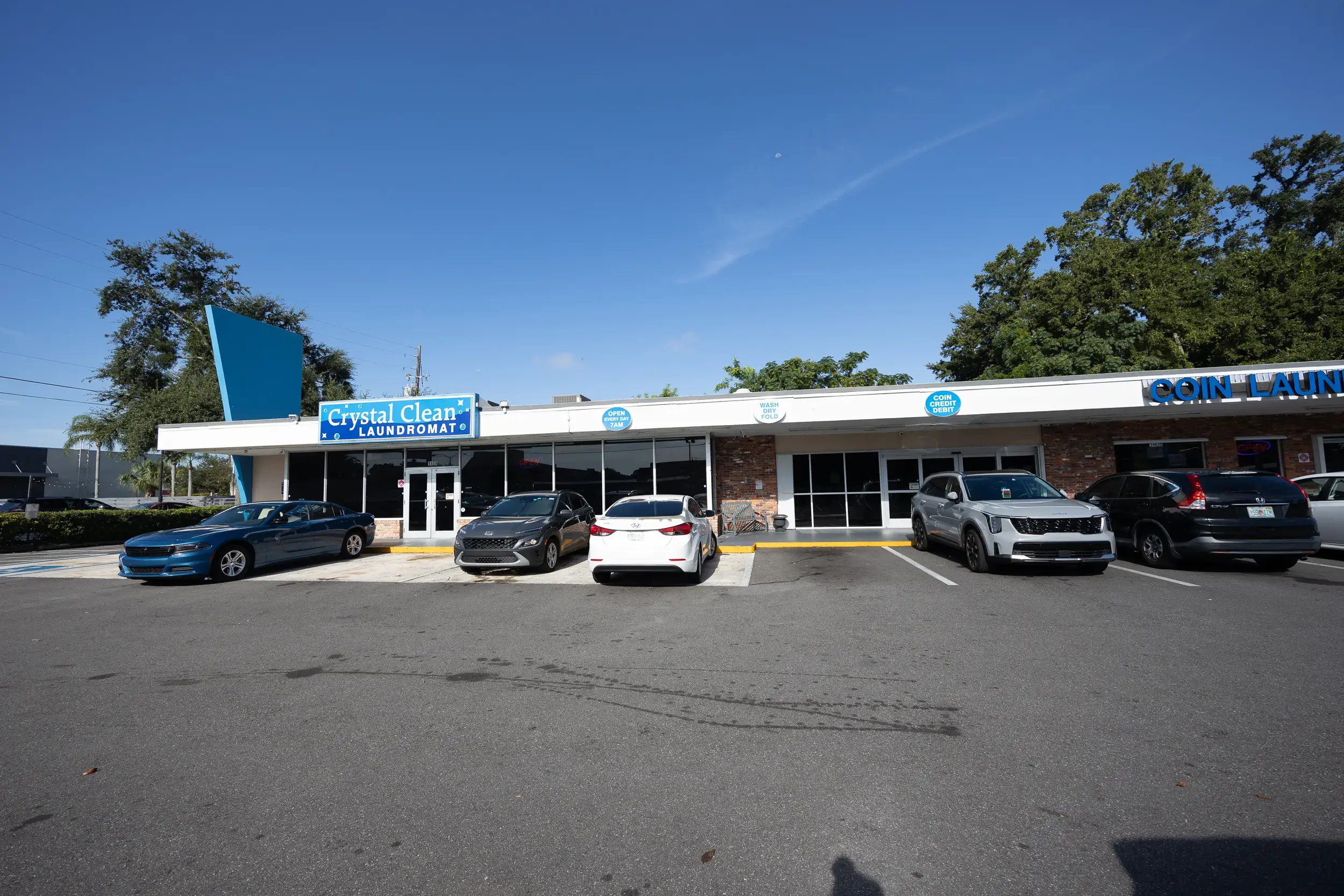 Crystal Clean Laundromat thumbnail 4