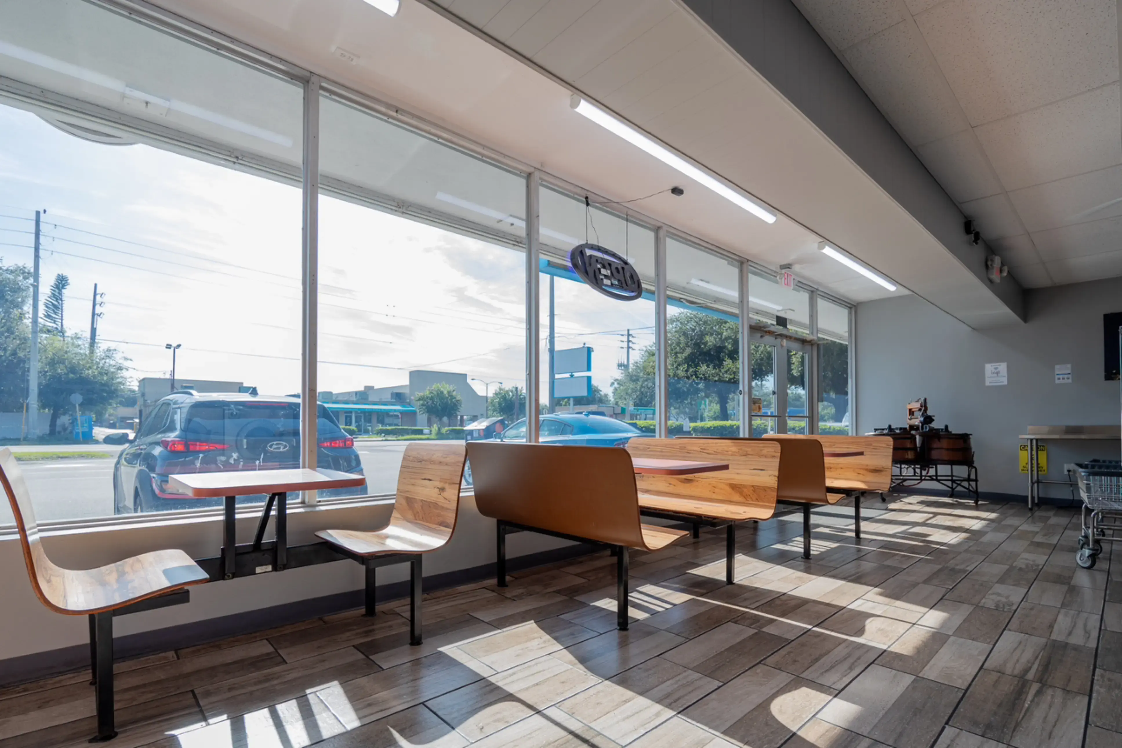 Crystal Clean Laundromat - Image 8