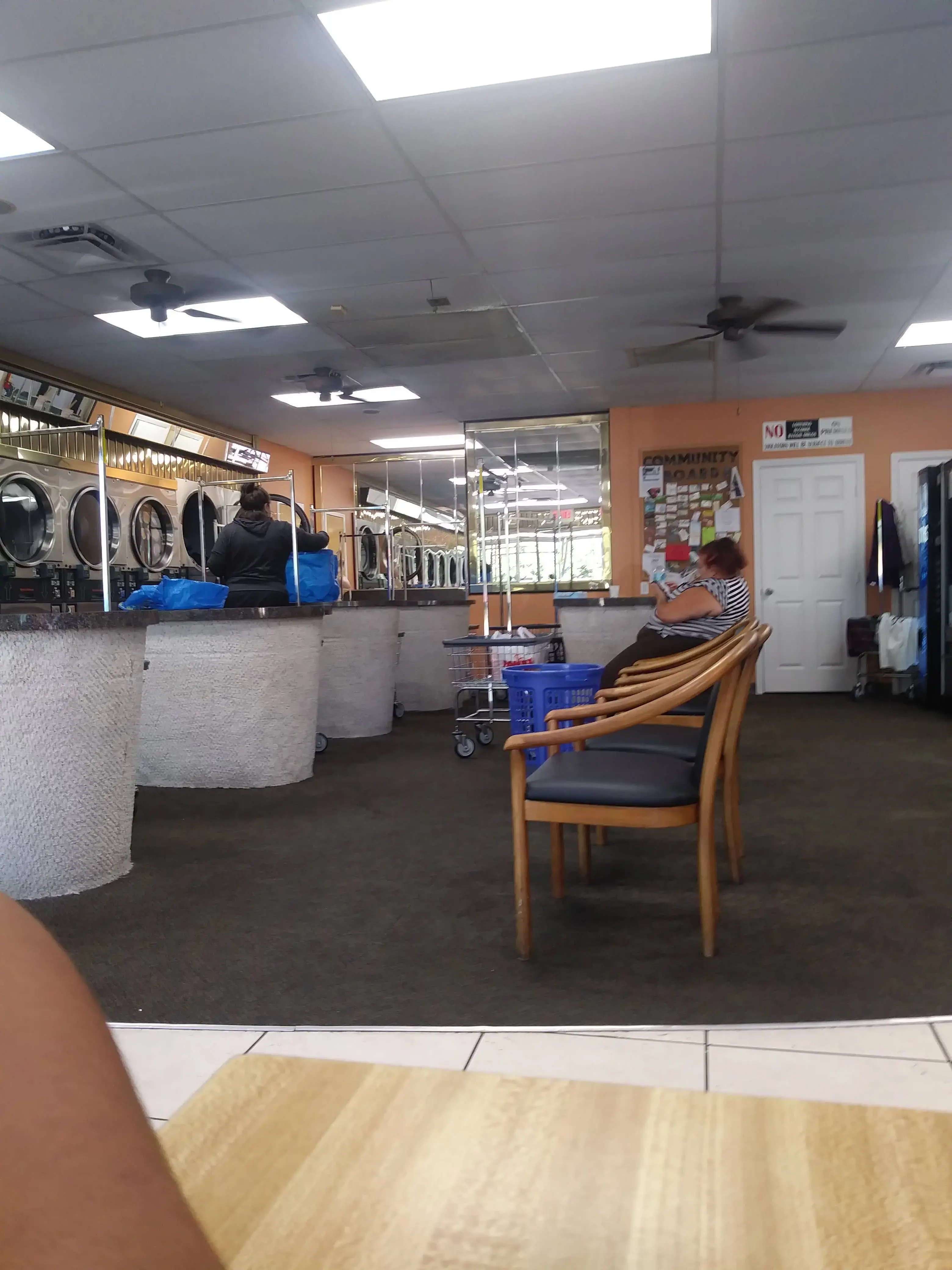 Crystal Clean Laundromat - Image 20