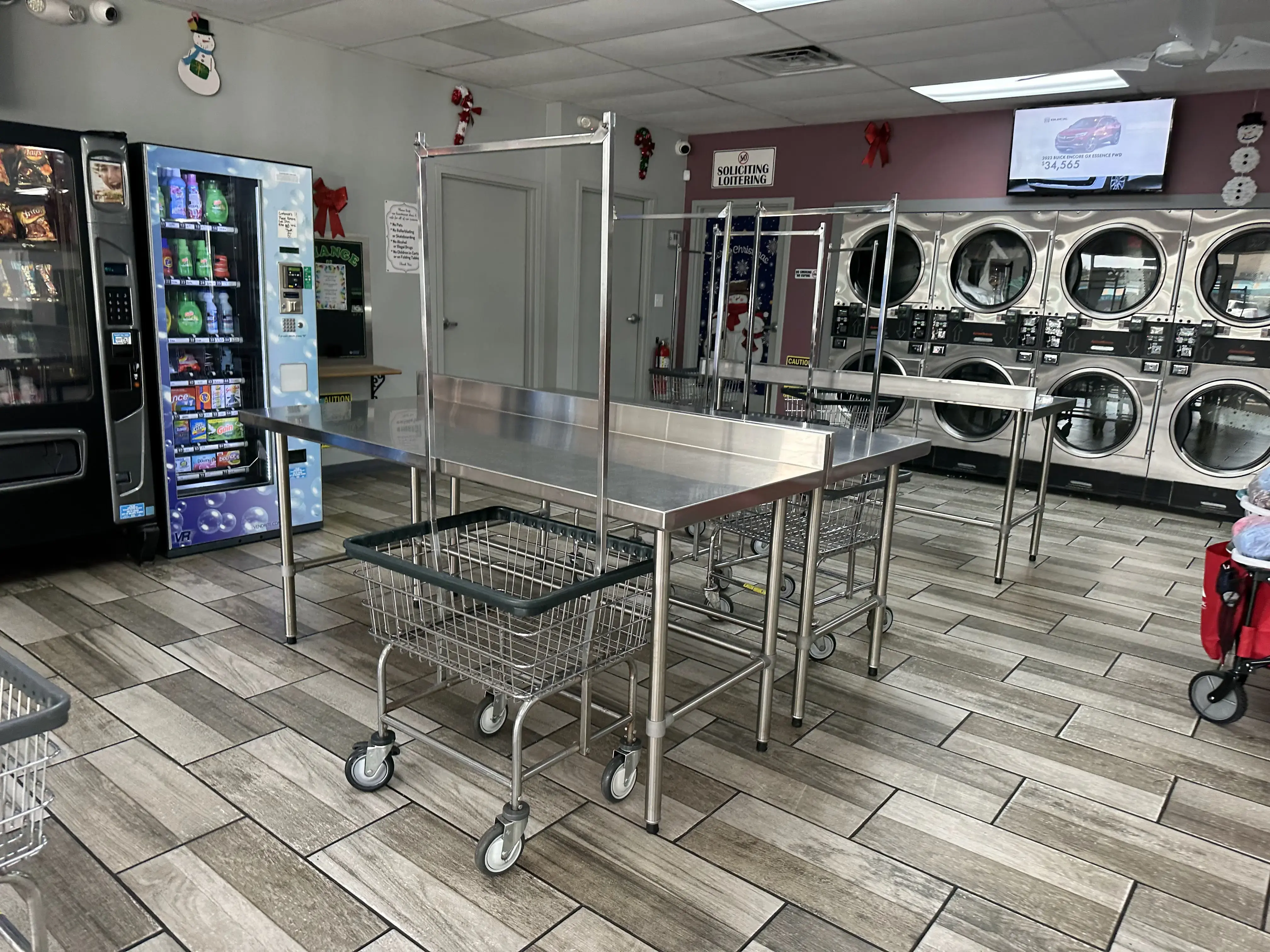 Crystal Clean Laundromat thumbnail 5