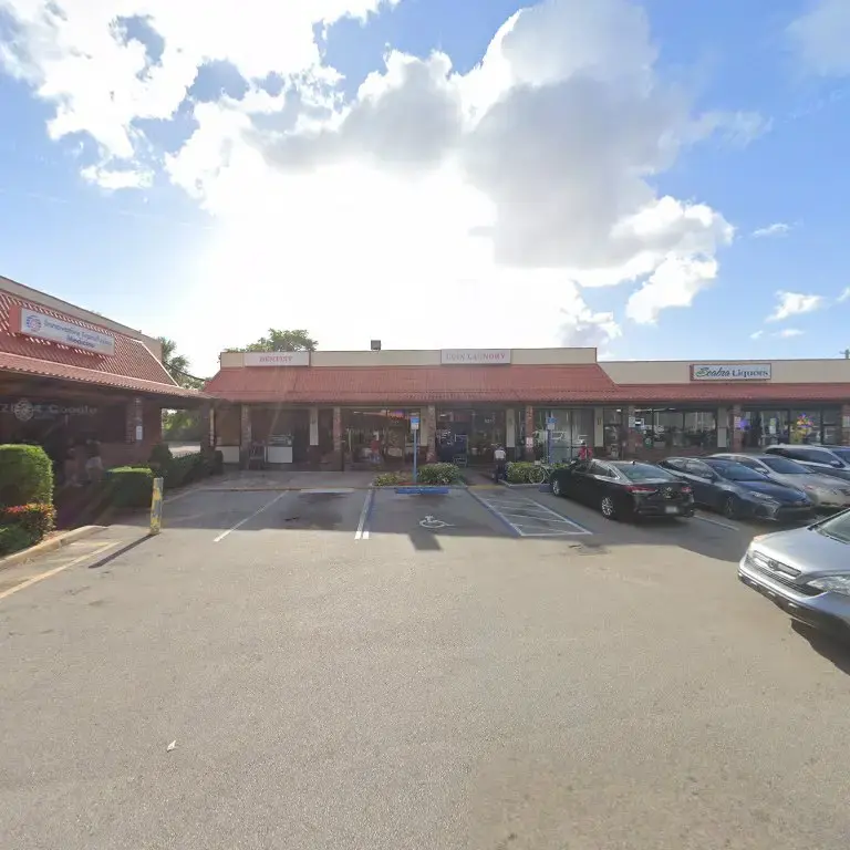 Crystal Lake Coin Laundry - Image 6