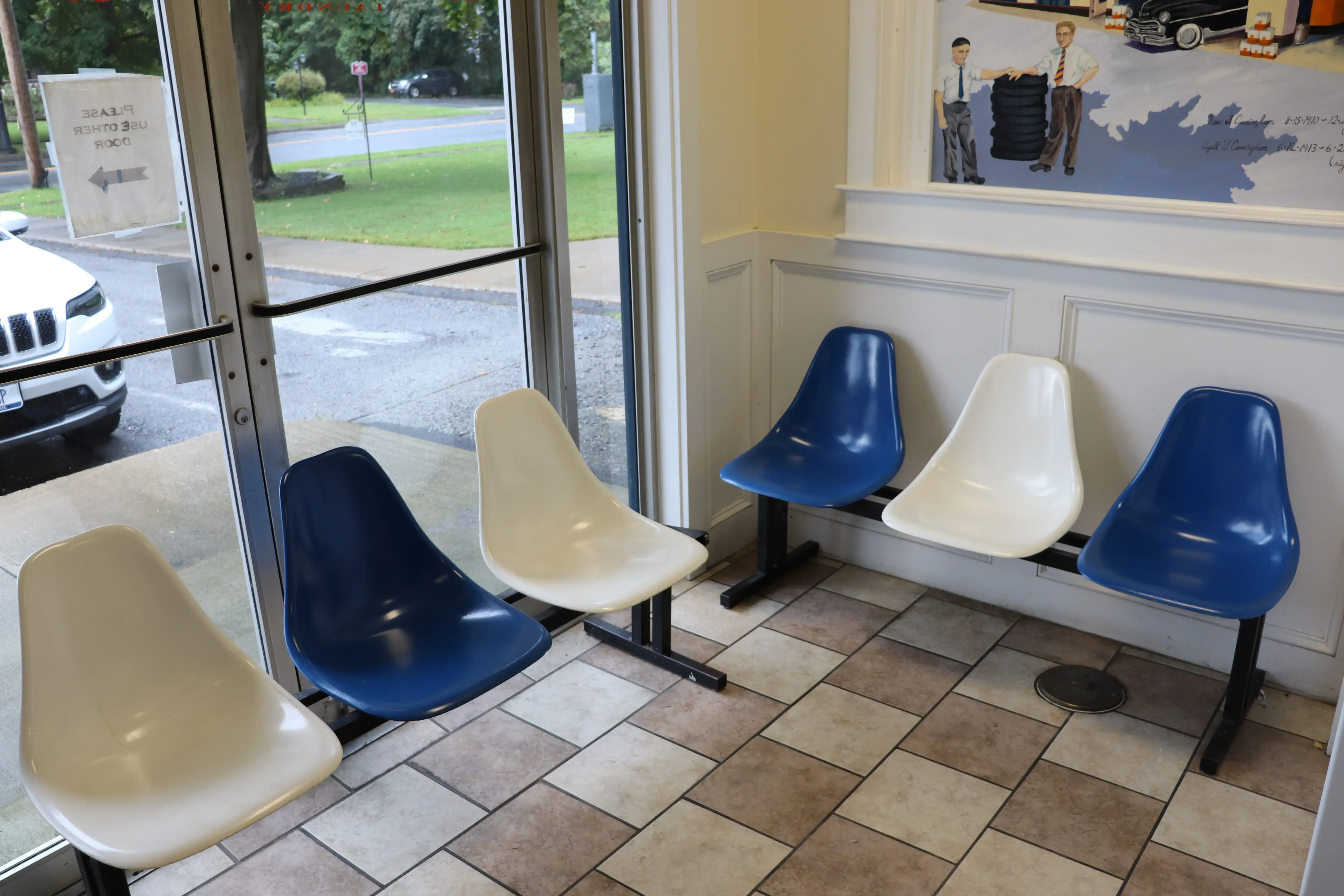 Cunningham's Laundromat thumbnail 8