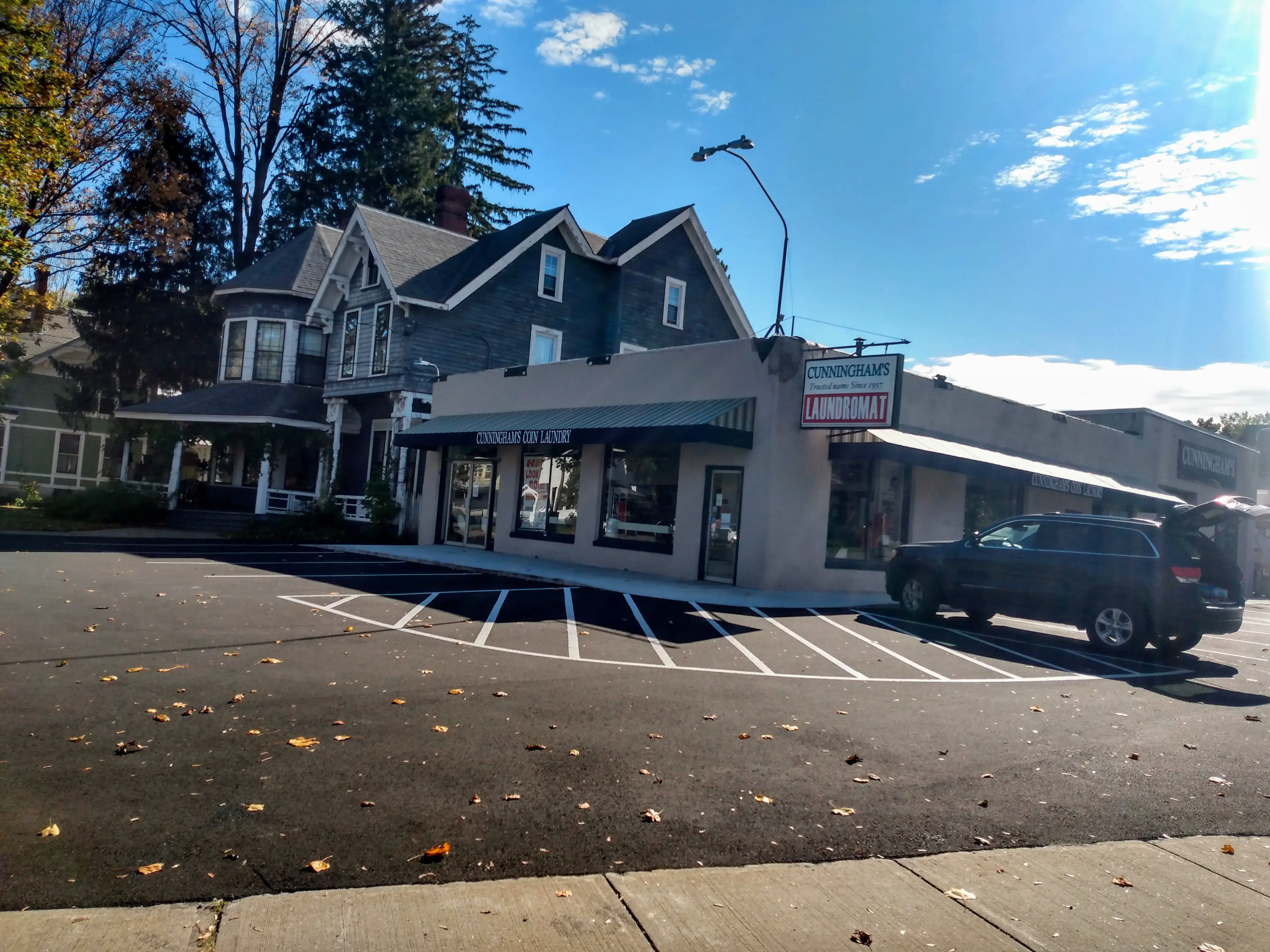Cunningham's Laundromat thumbnail 2
