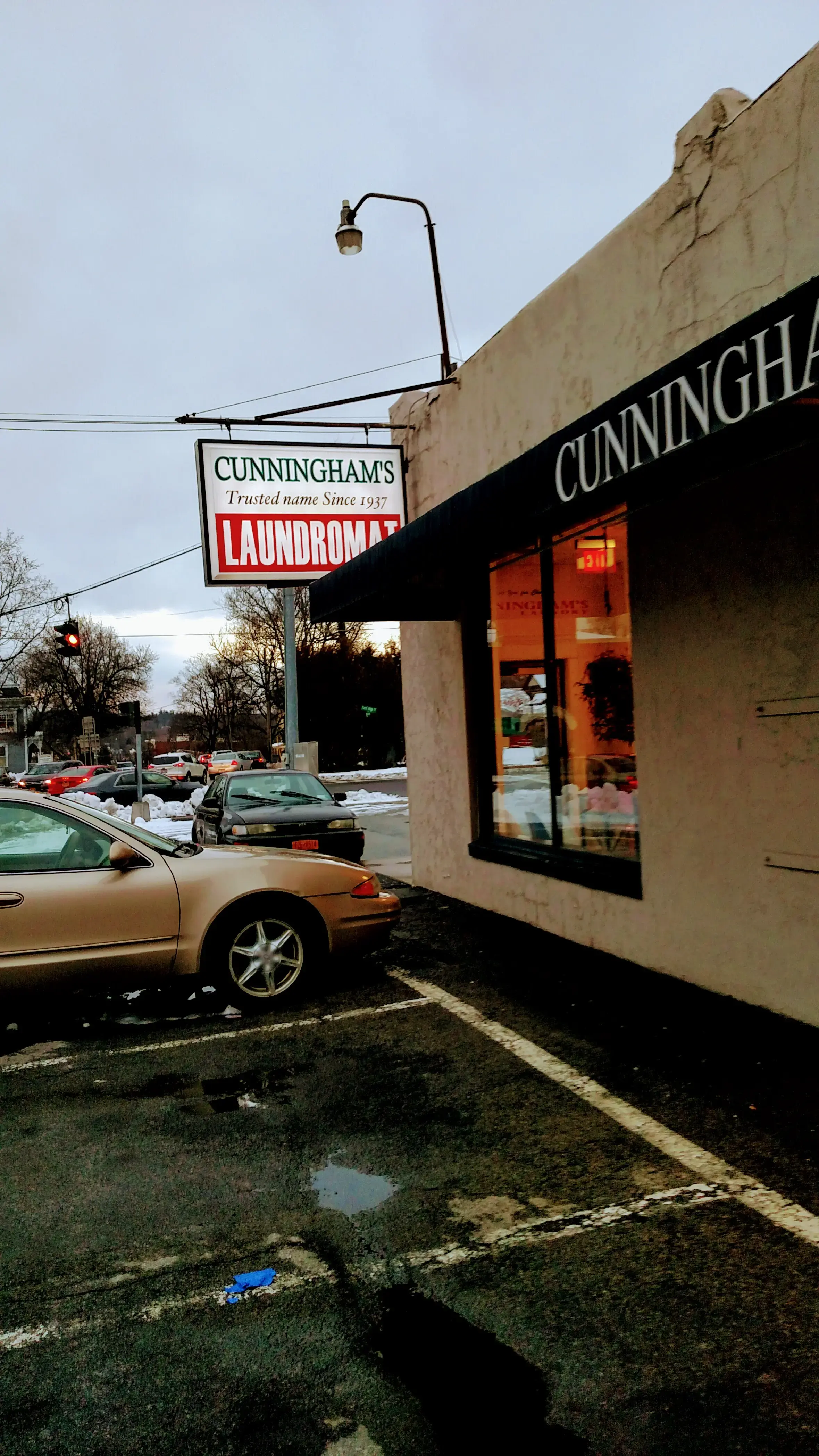 Cunningham's Laundromat - Image 7