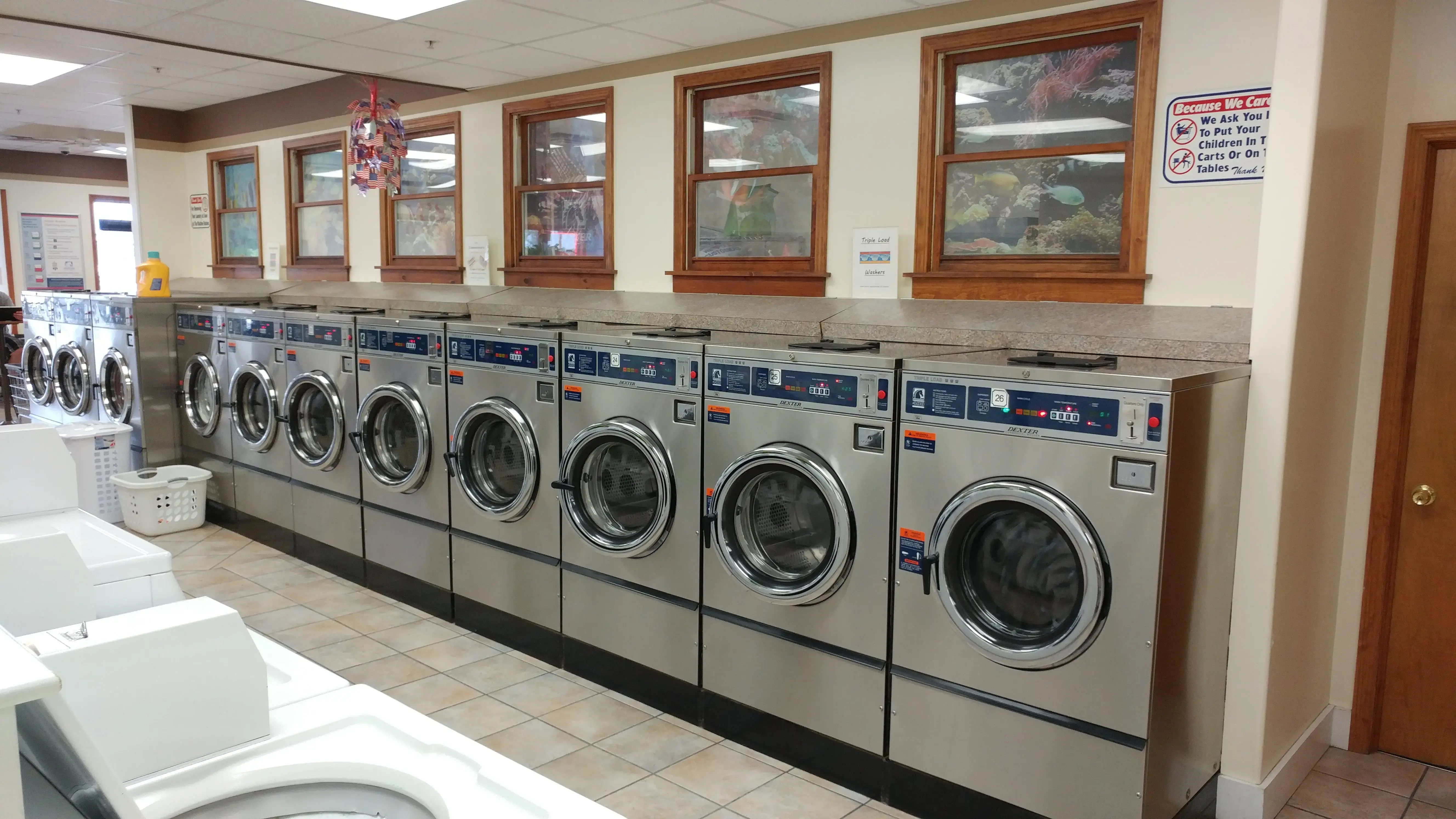 Cunningham's Laundromat thumbnail 18