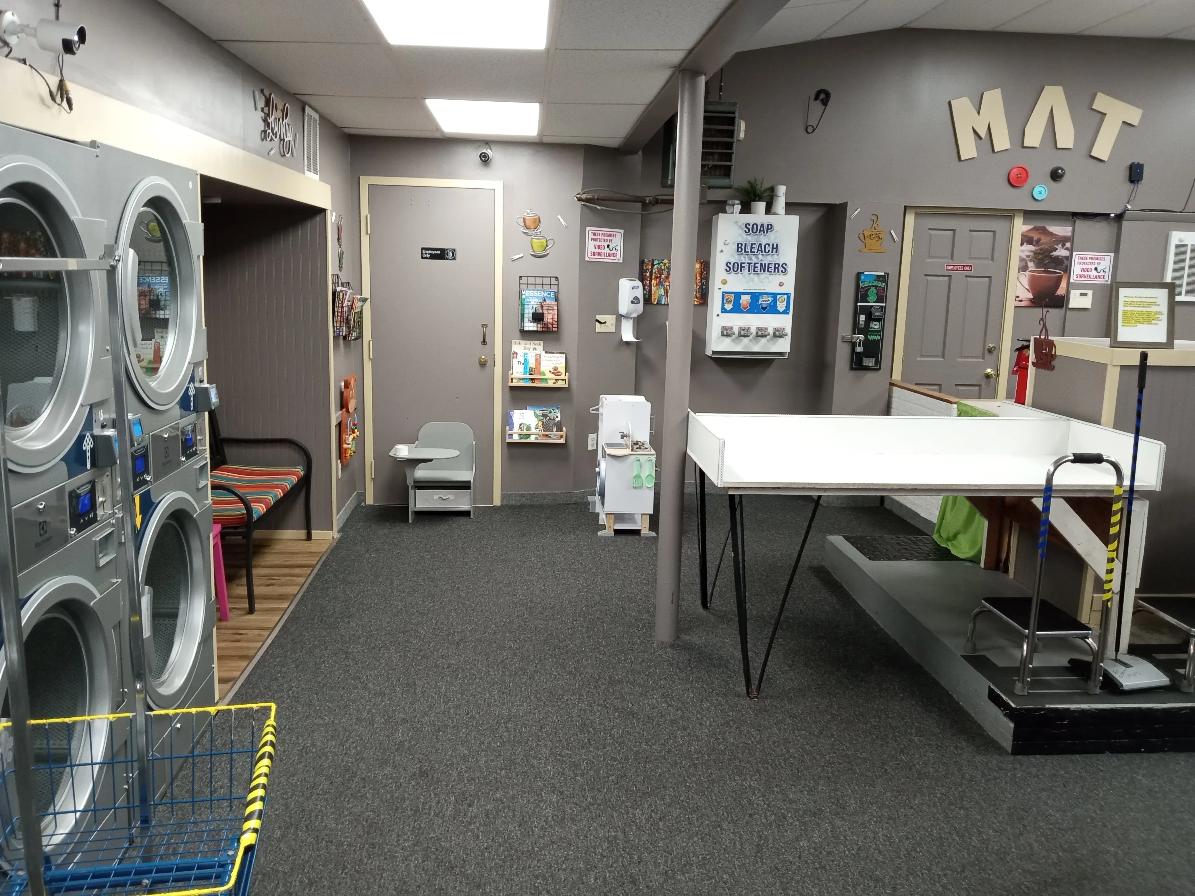 Cup's Washateria - Image 7