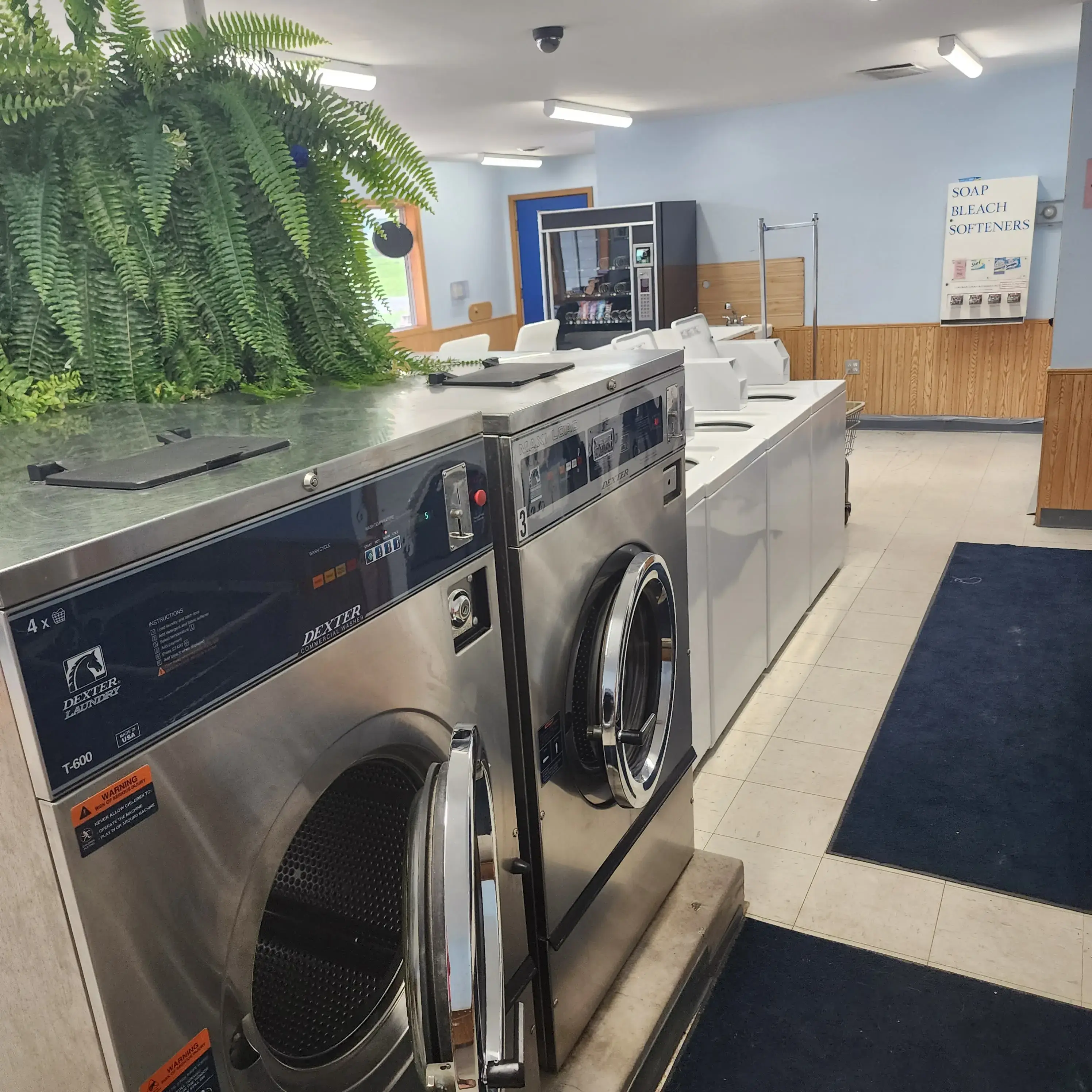 Cushing Laundry Lounge - Image 7