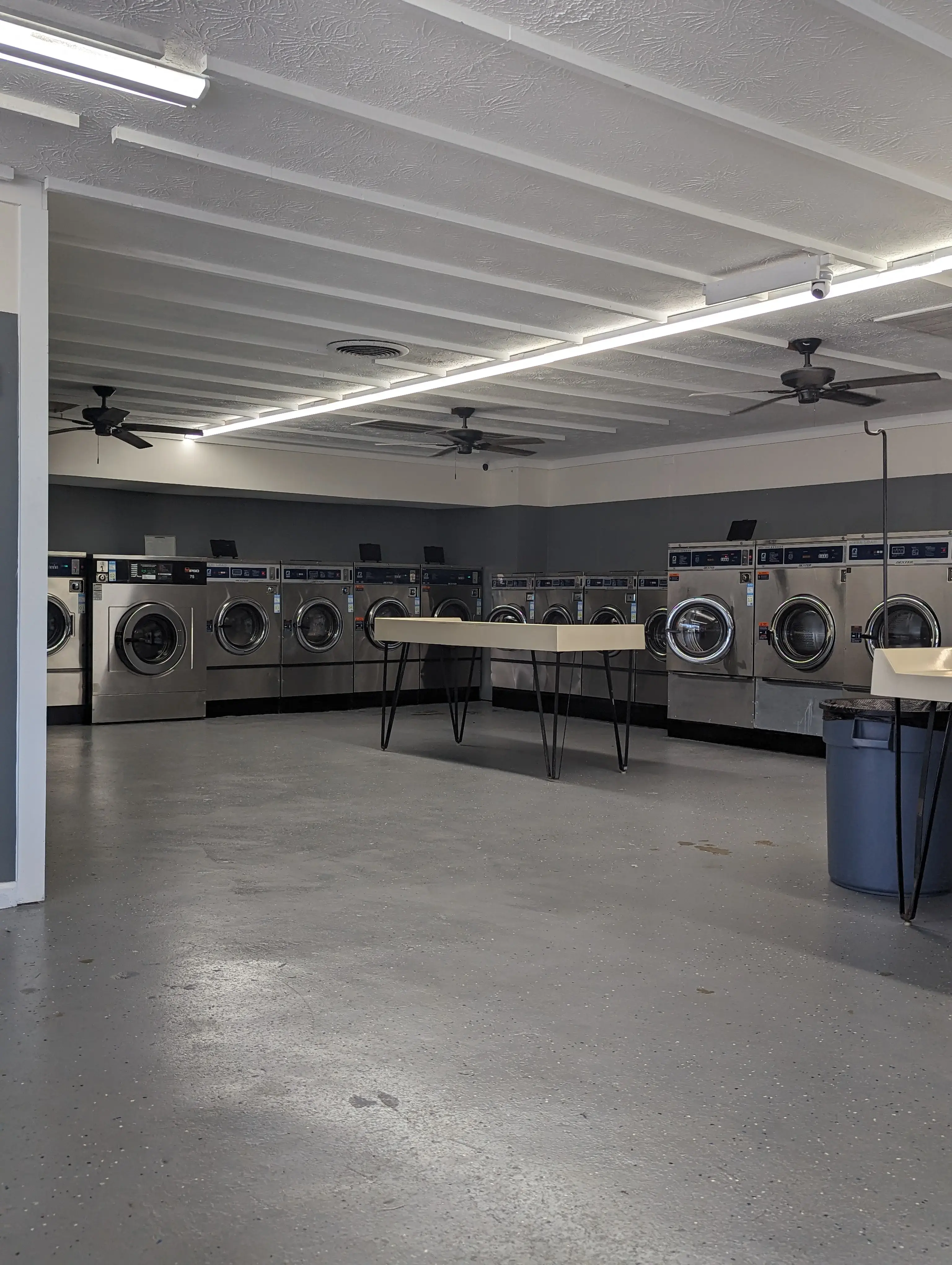 Custom and Friendly Laundry thumbnail 18