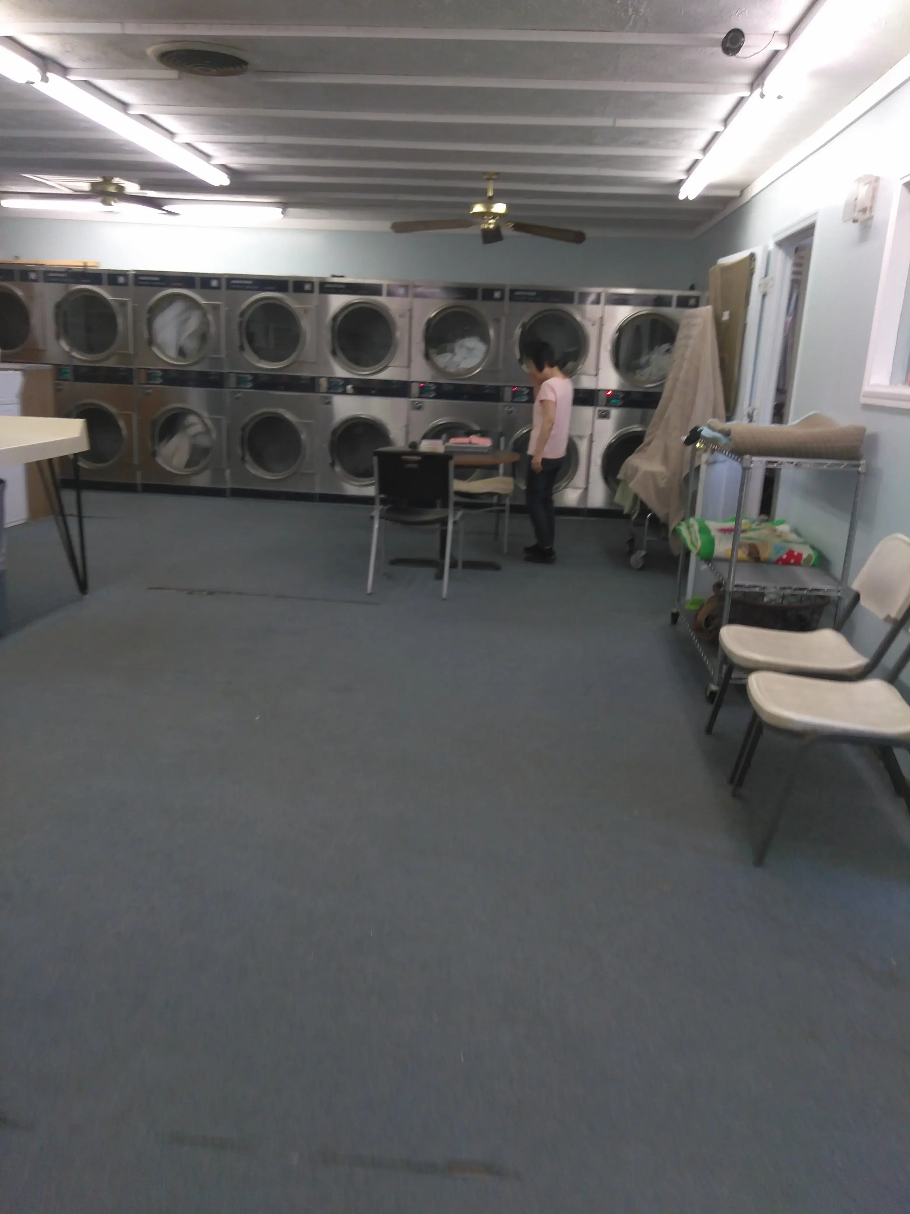 Custom and Friendly Laundry thumbnail 9