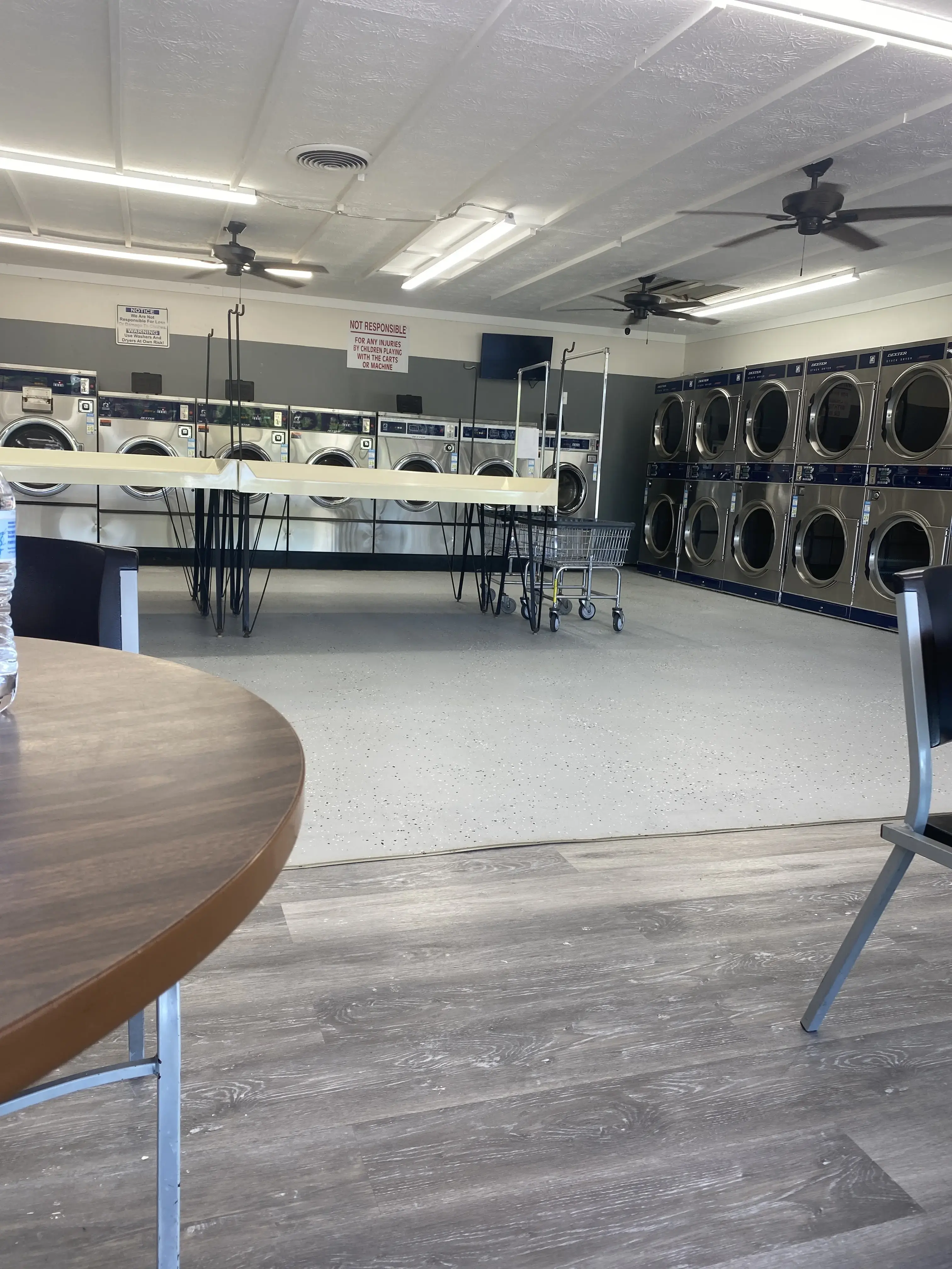 Custom and Friendly Laundry - Image 1