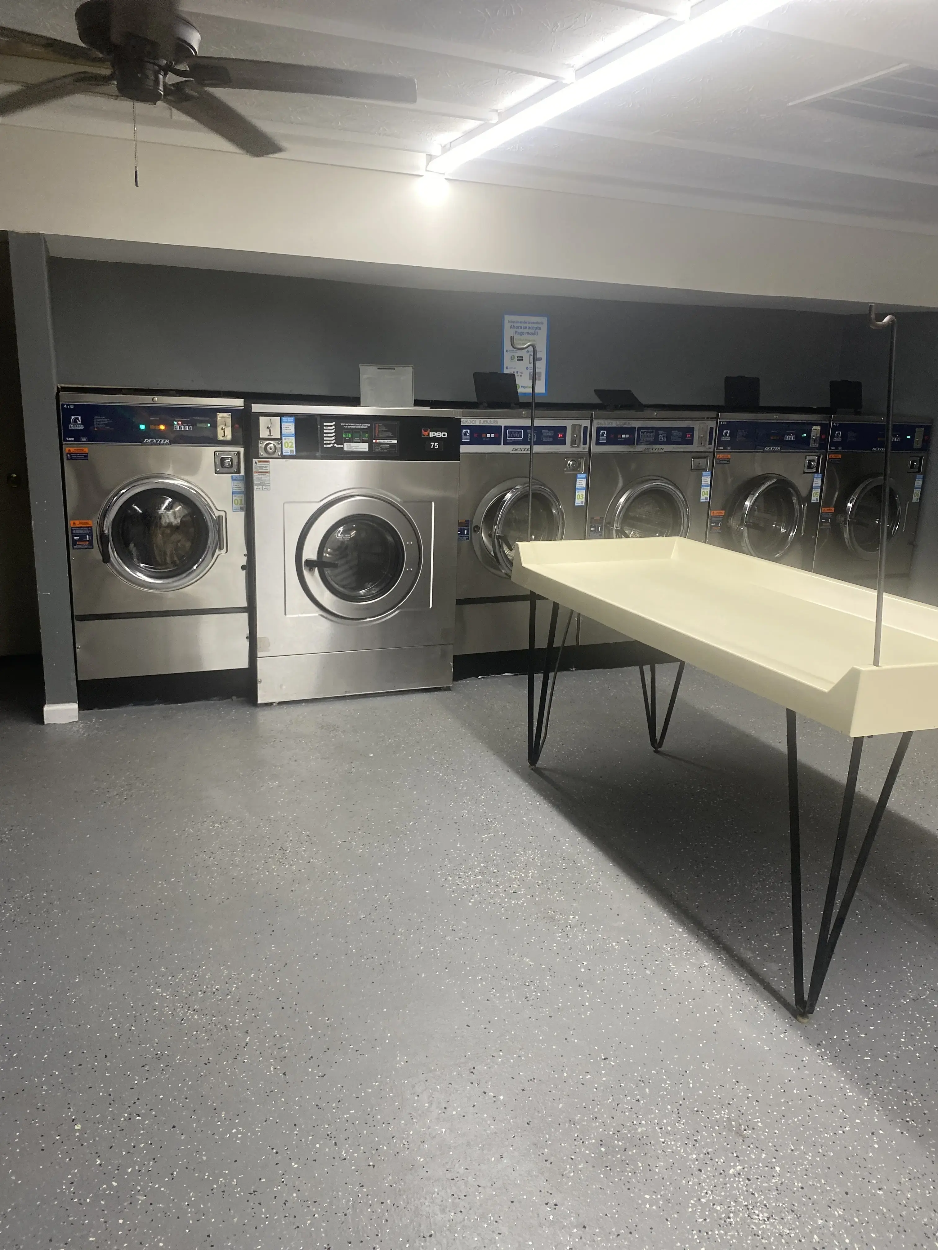 Custom and Friendly Laundry - Image 16