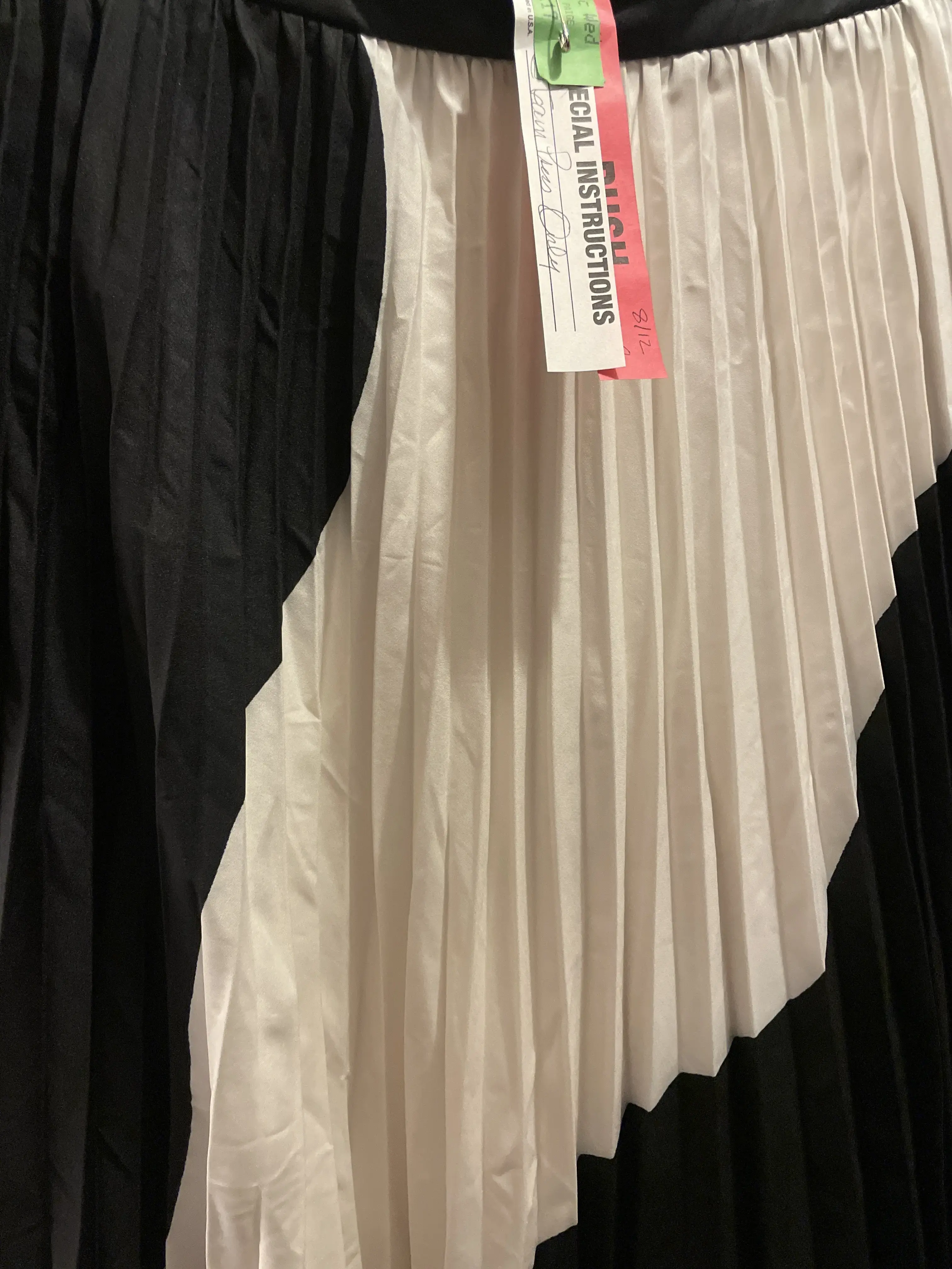 Custom Care Dry Cleaning - Image 13