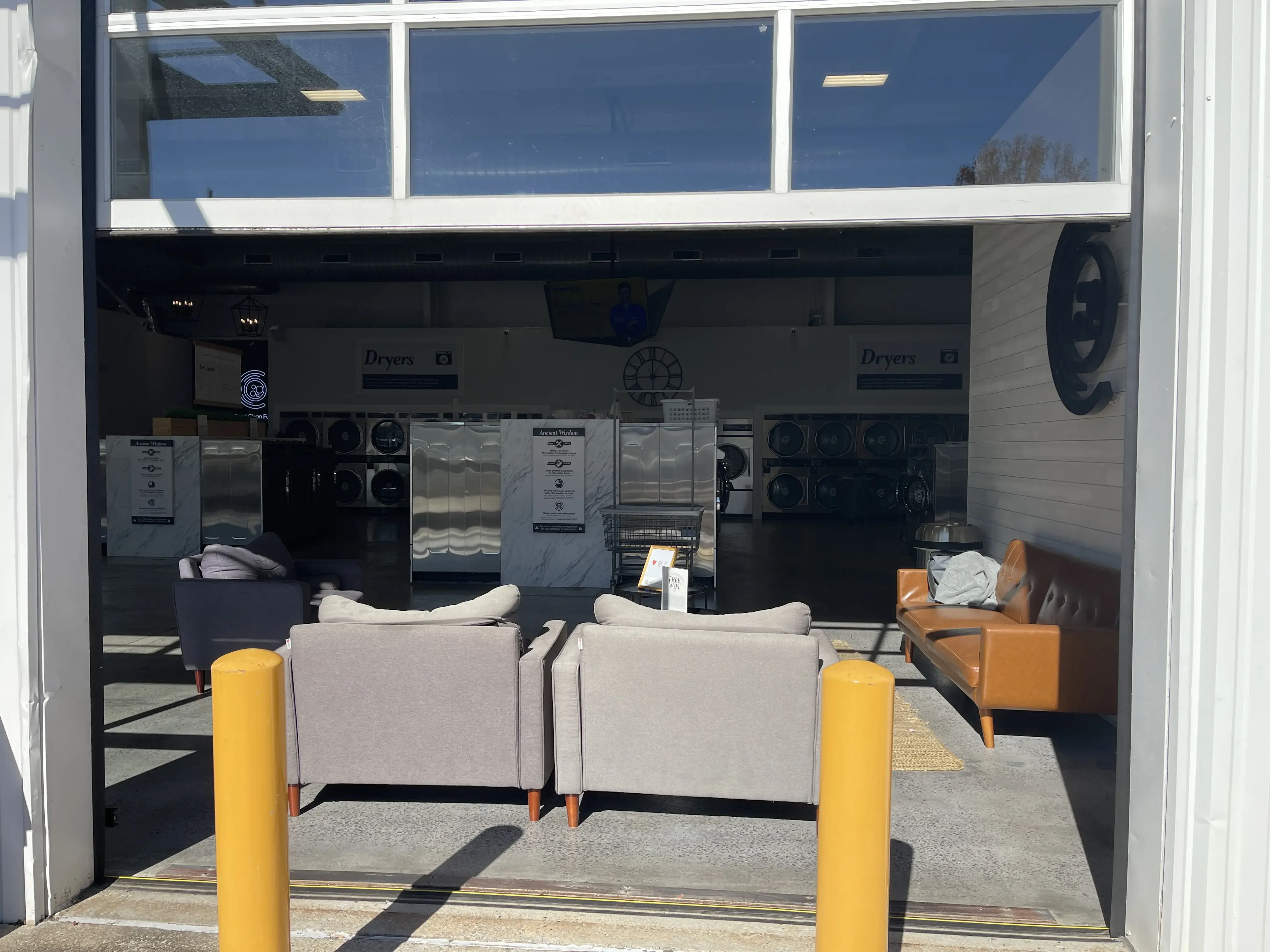 Cycle Laundromat - Image 17