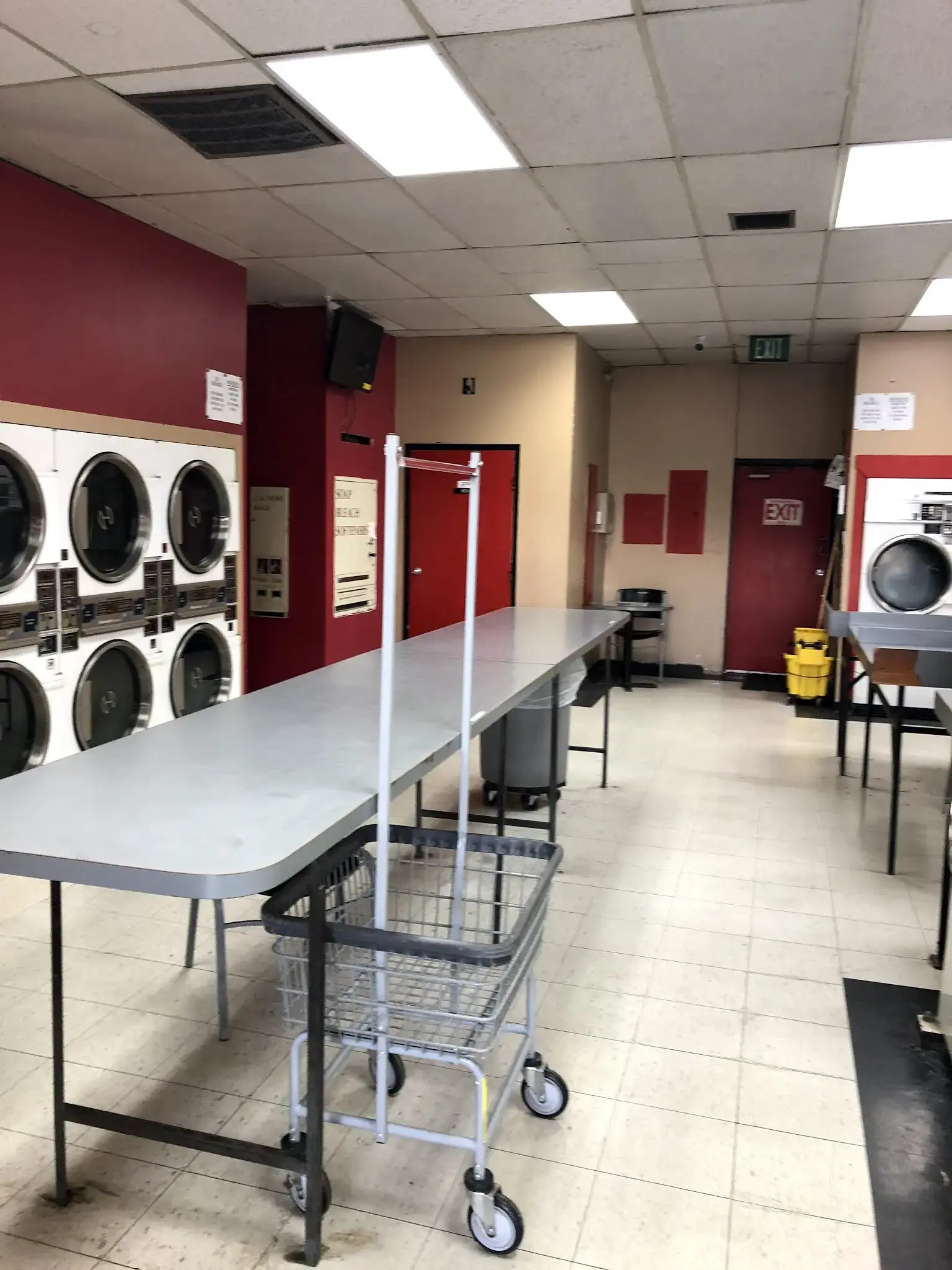 Cycles Laundry thumbnail 13