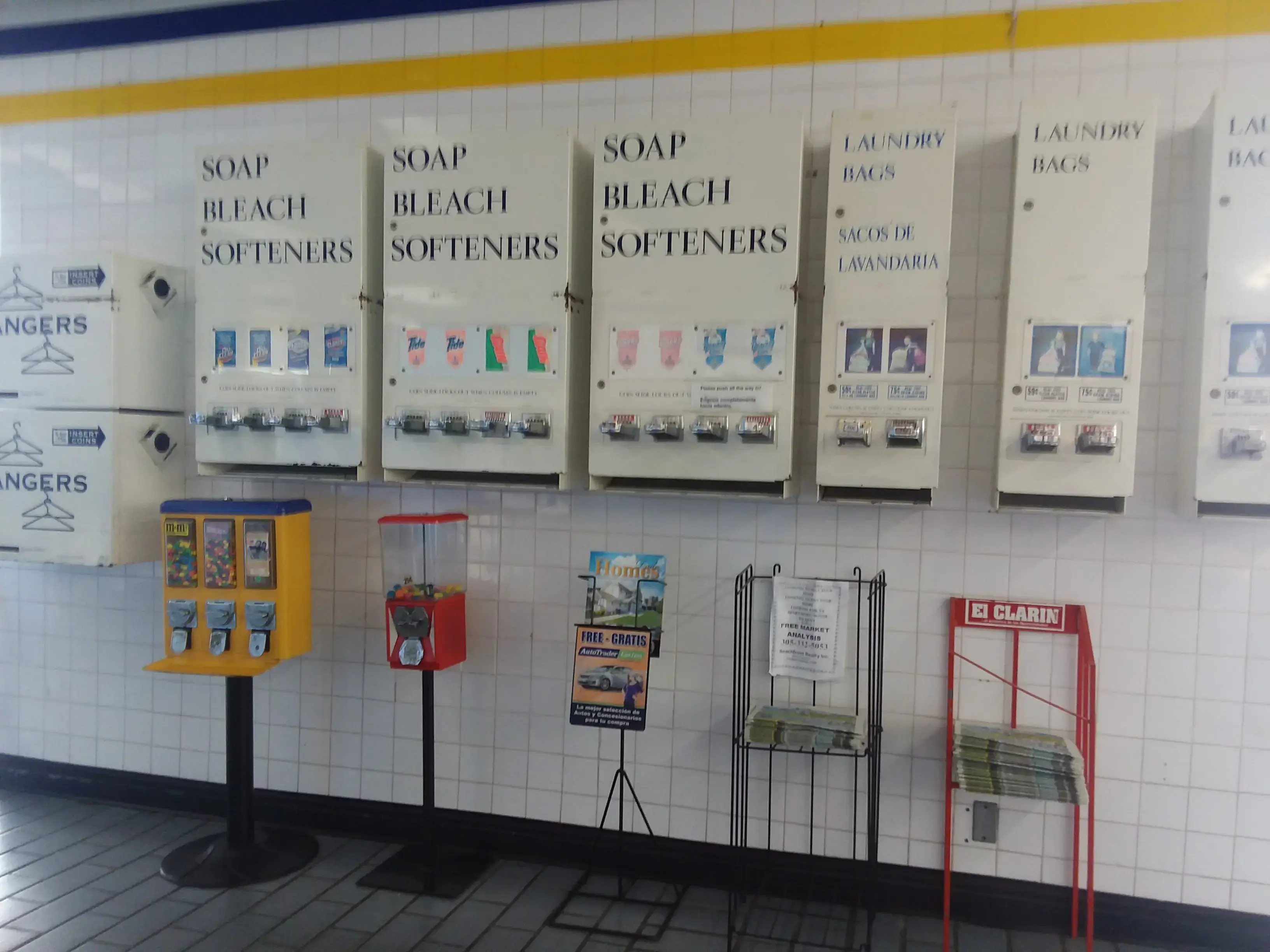 Cyclone Coin Laundry - Image 20