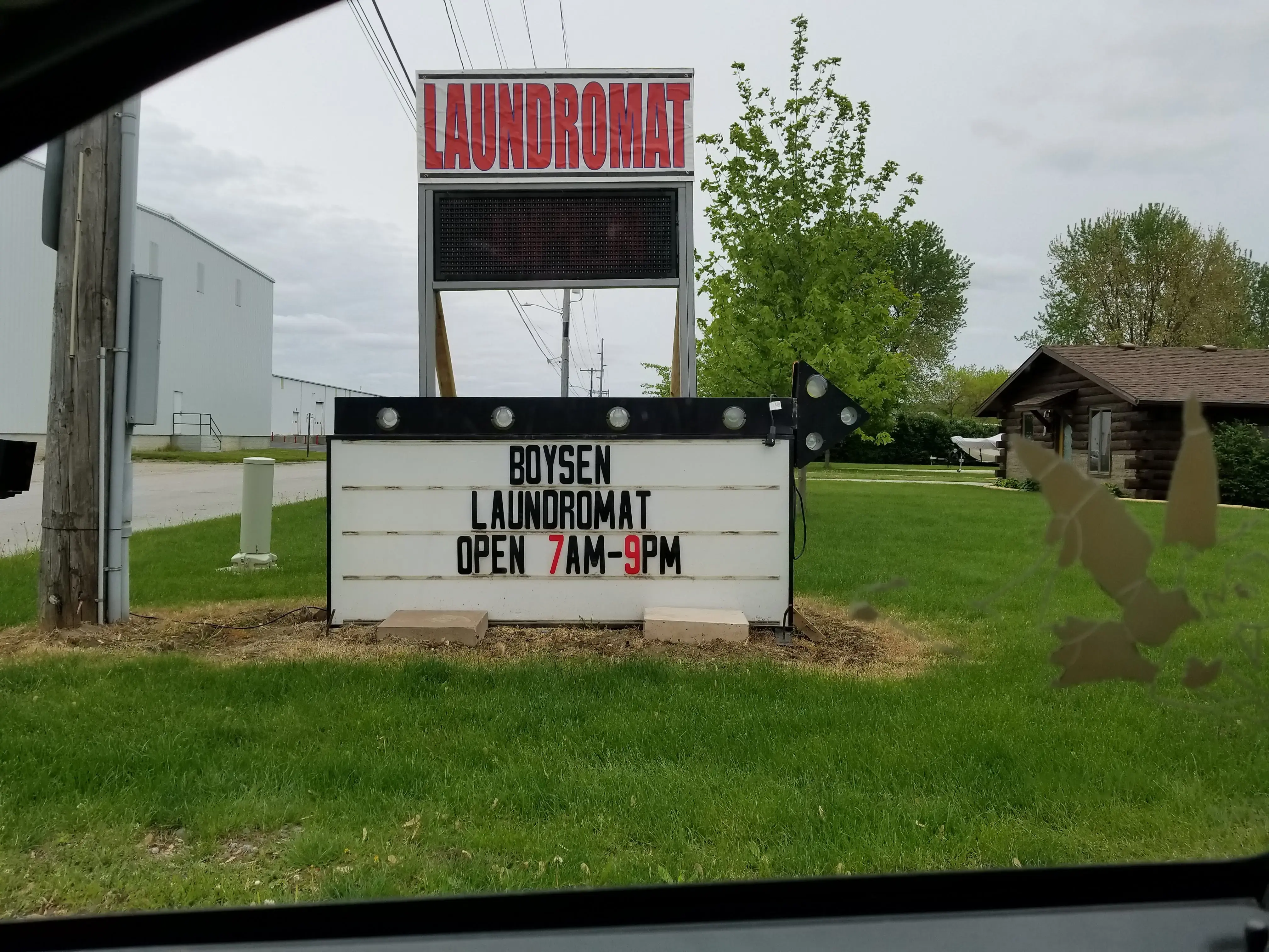 Cyclone Laundromat - Image 7
