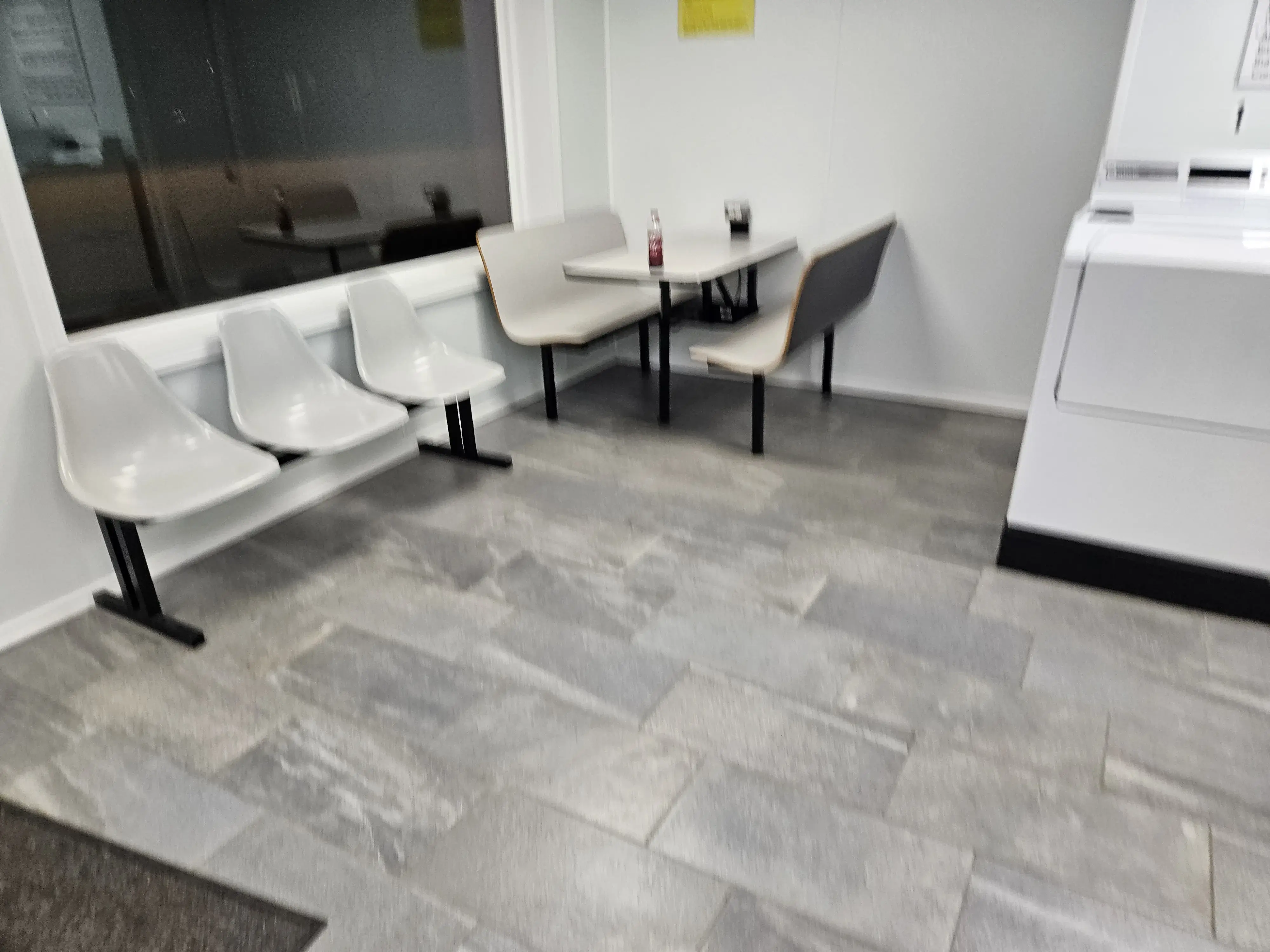 Cygnet Laundromat thumbnail 15