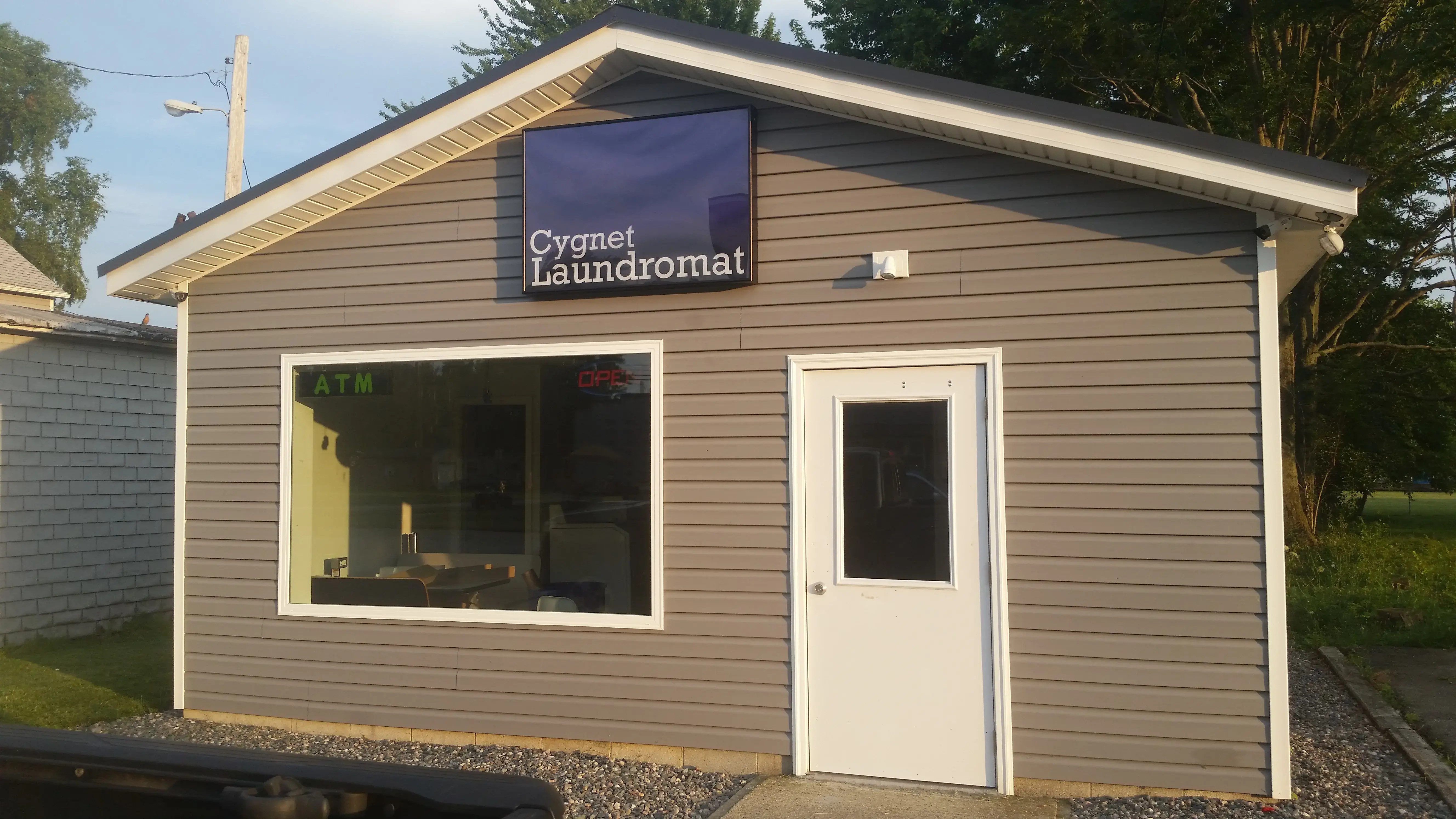 Cygnet Laundromat thumbnail 10