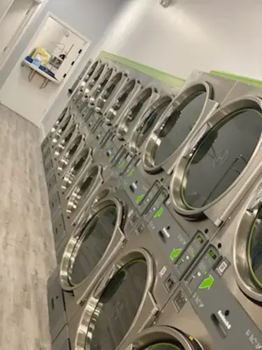 D and J Laundry thumbnail 15