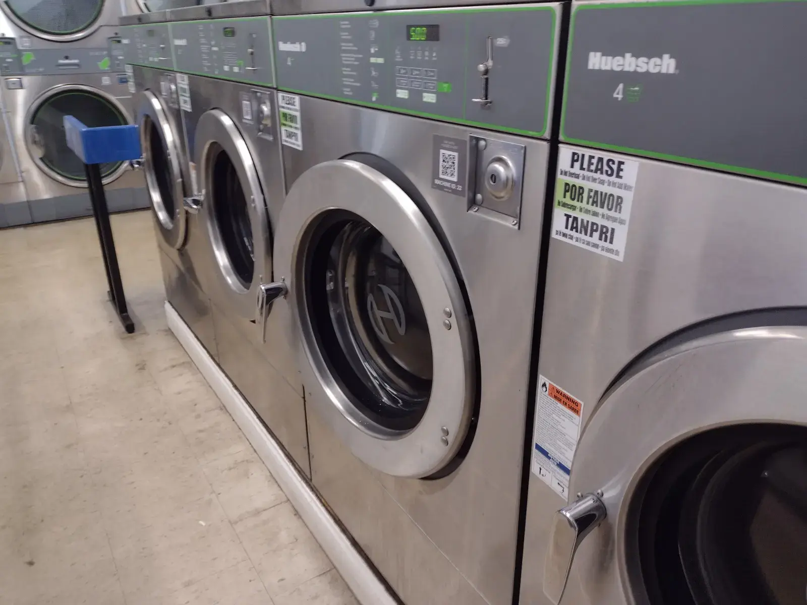 D and J Laundry thumbnail 12