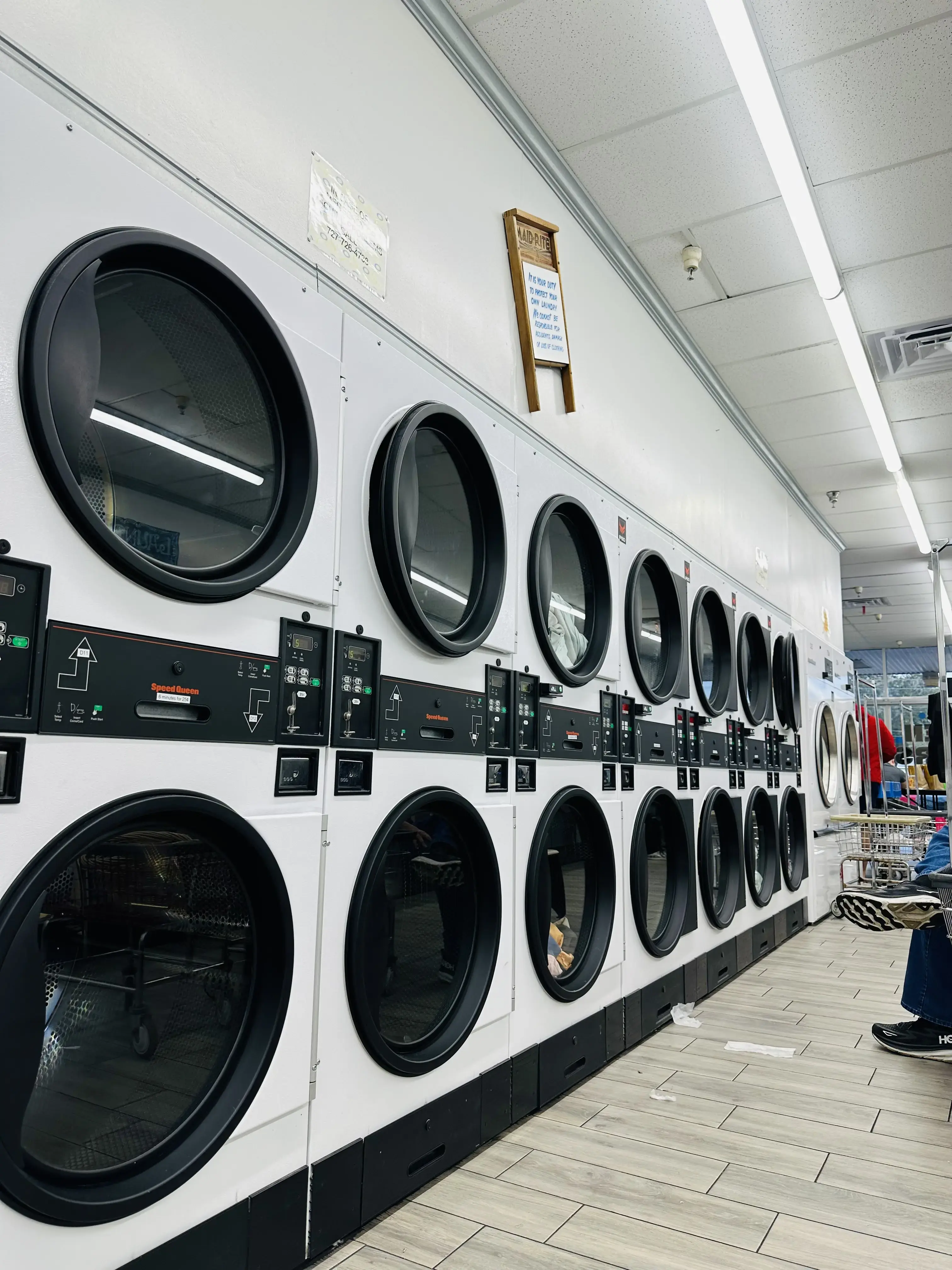 D & B Coin Laundry and Wash, Dry, Fold Service thumbnail 19