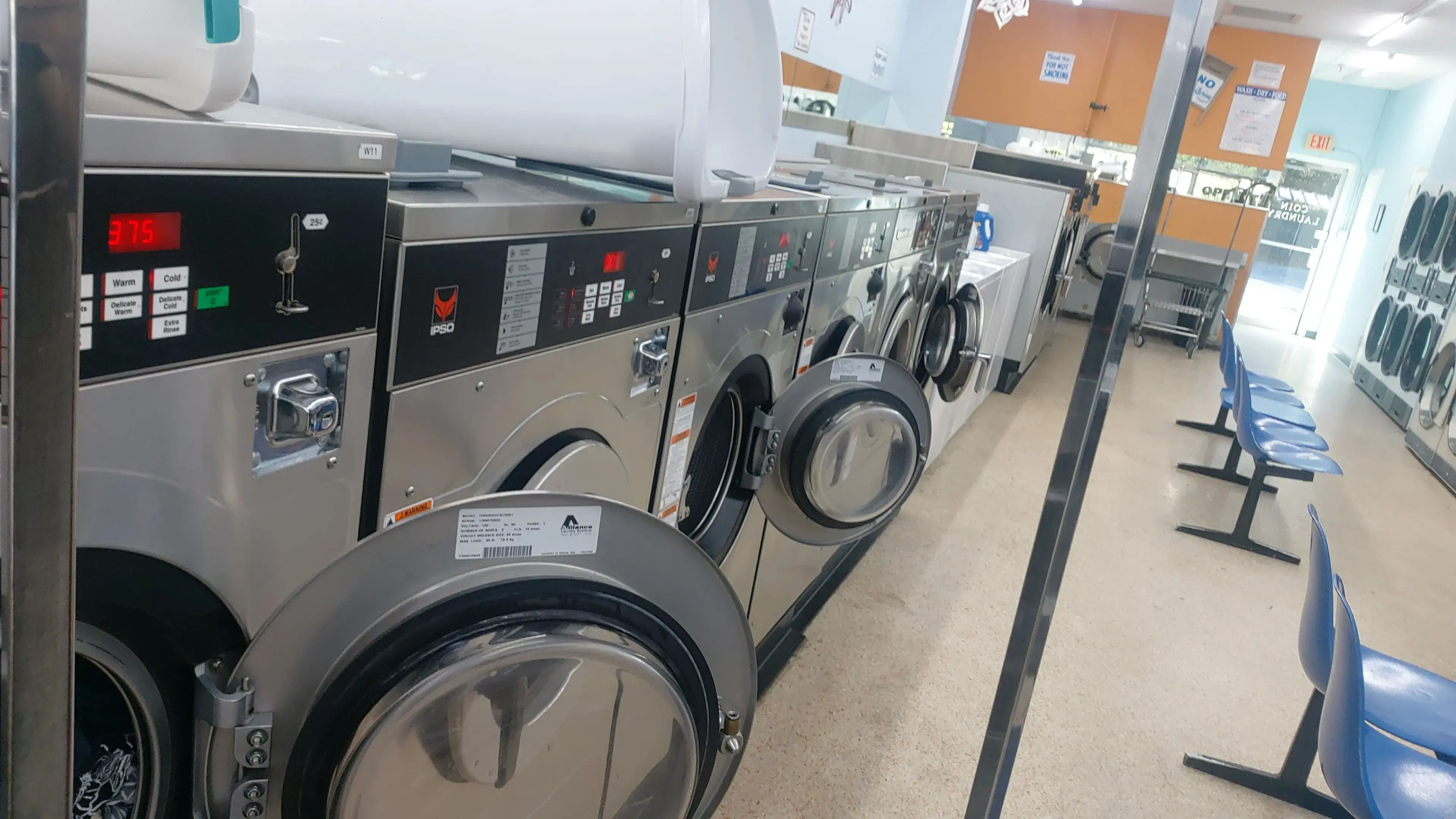 D & B Coin Laundry and Wash, Dry, Fold Service thumbnail 12