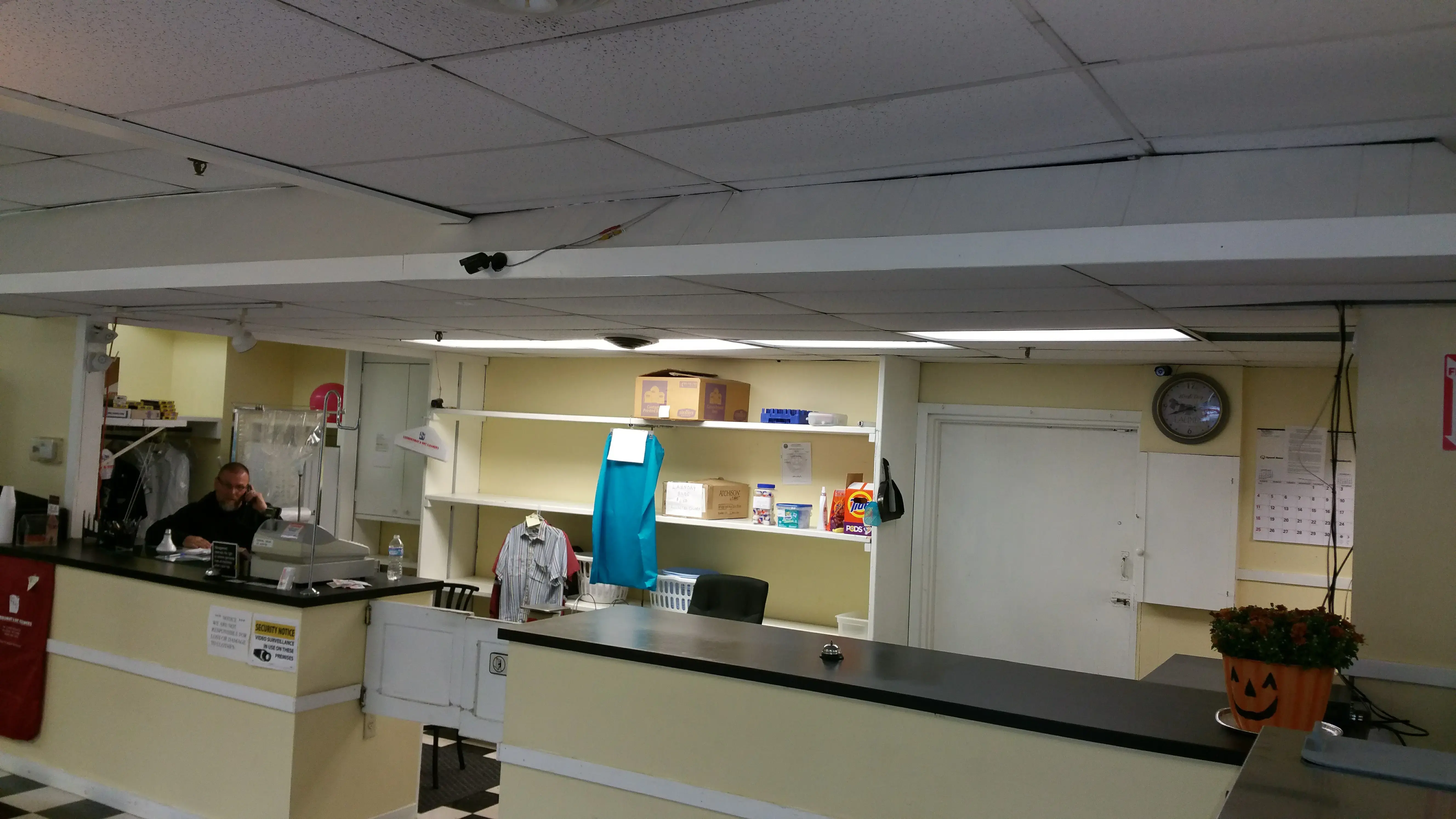 D & D Laundromat And Cleaners thumbnail 3