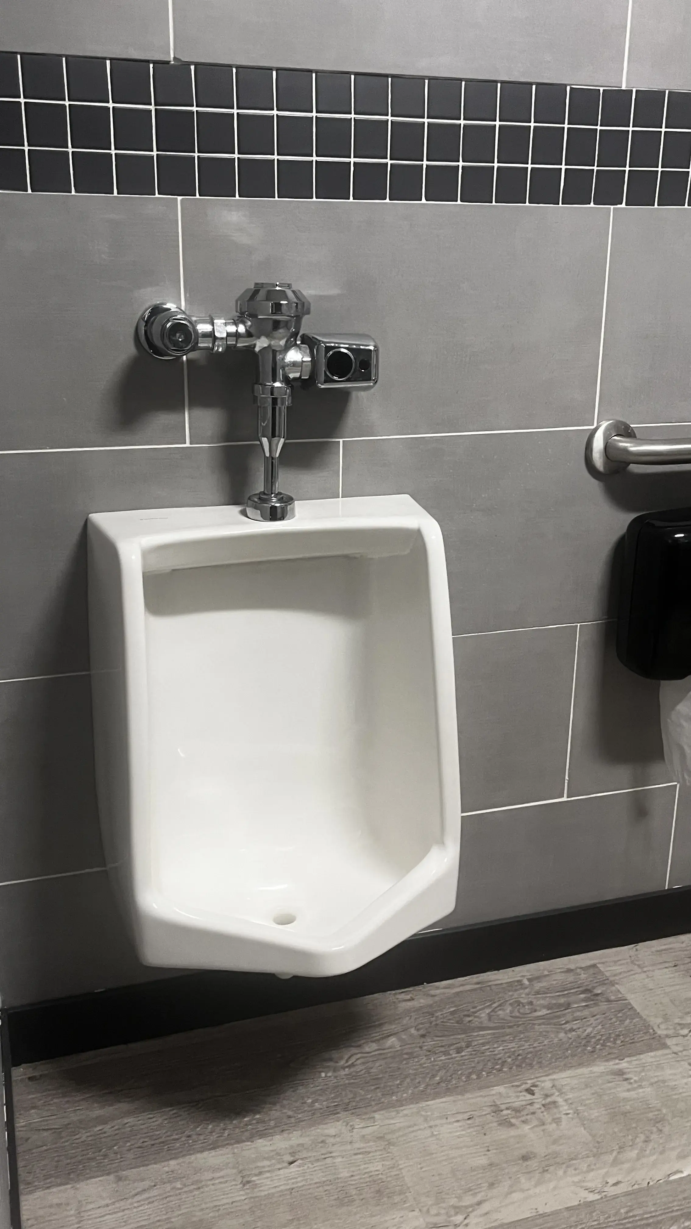 D-Express Laundry - Image 19