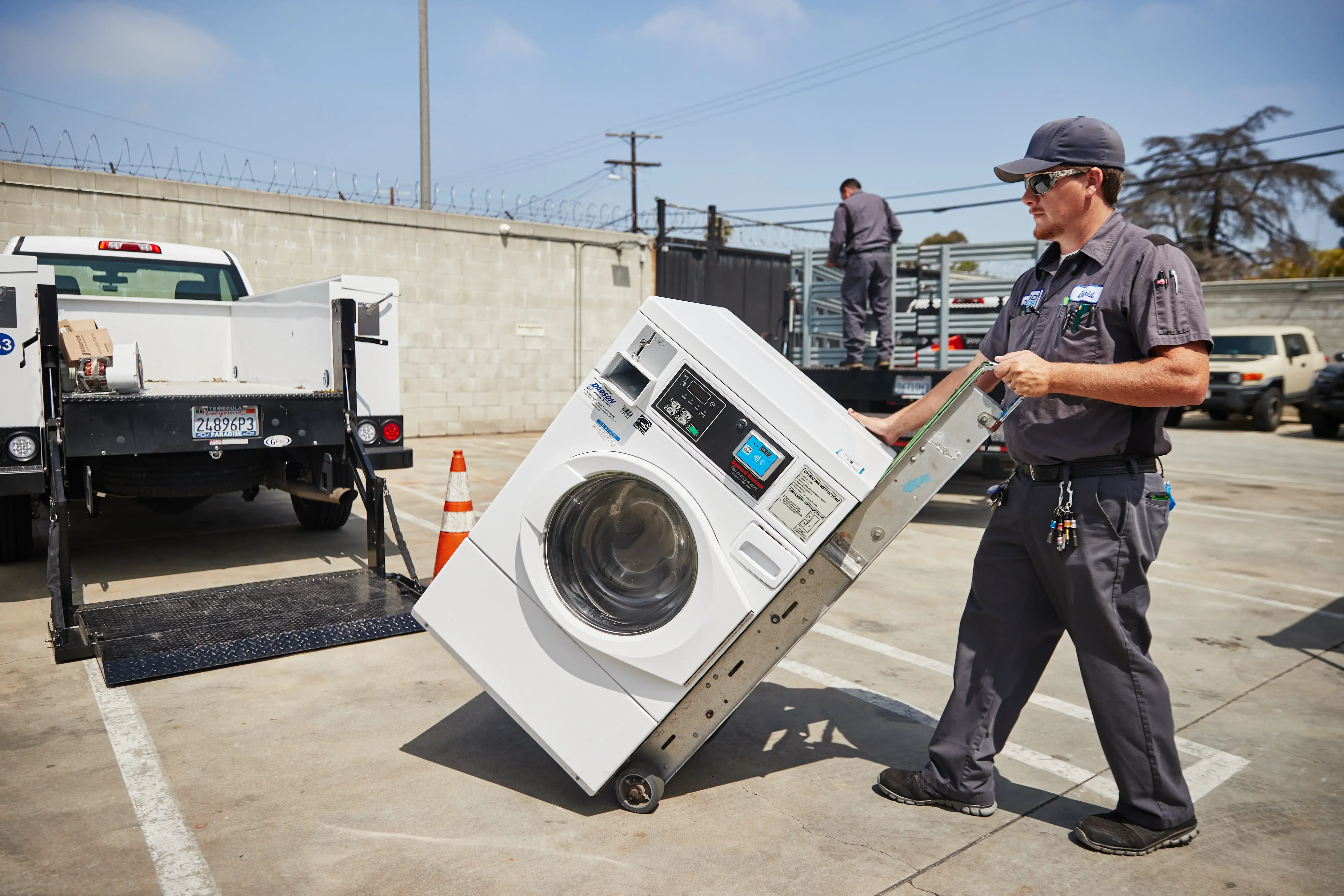 Dadson Laundry - Machine Leasing & Repairs - Image 2