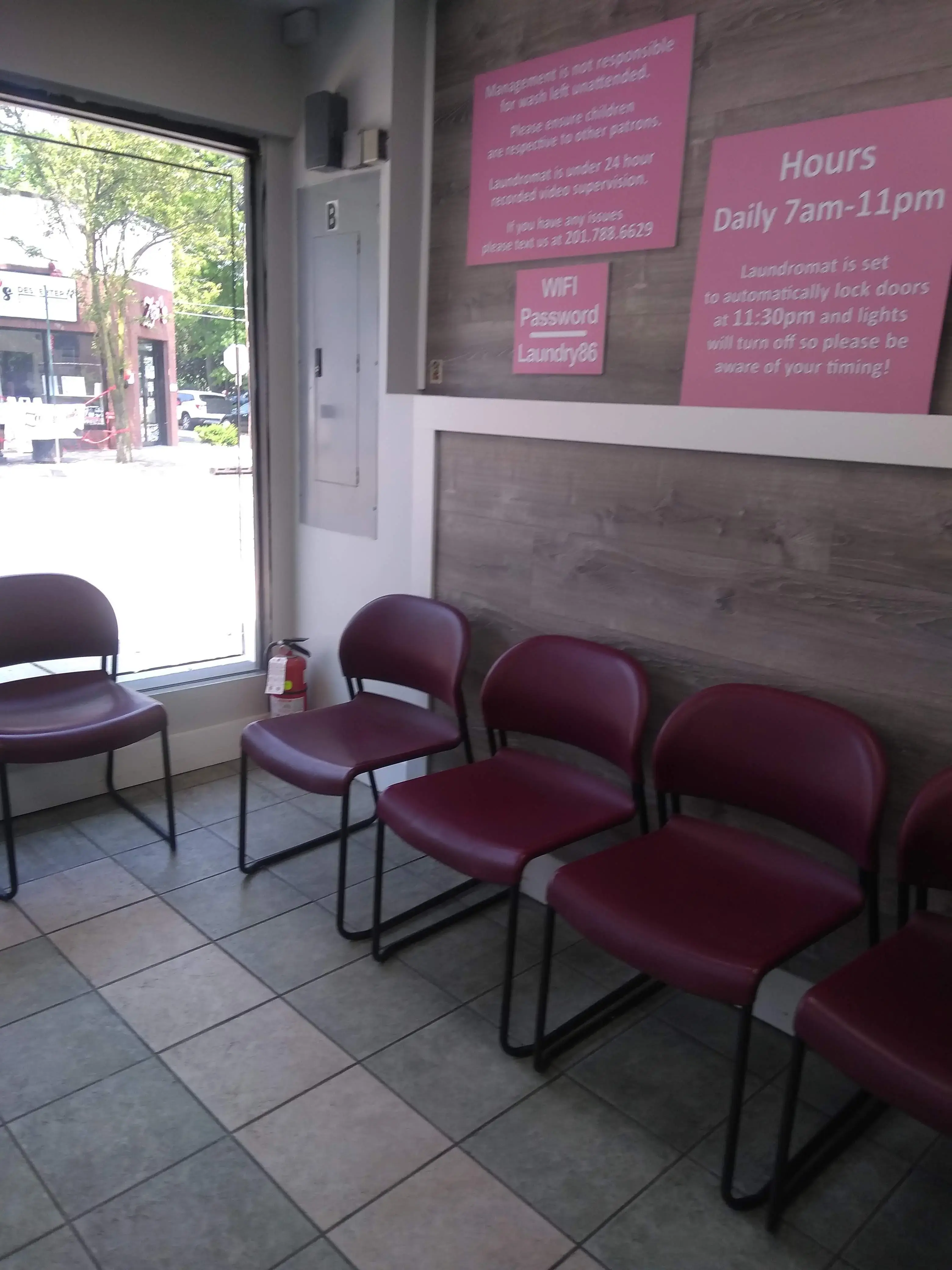 Daisy's Laundromat - Image 5