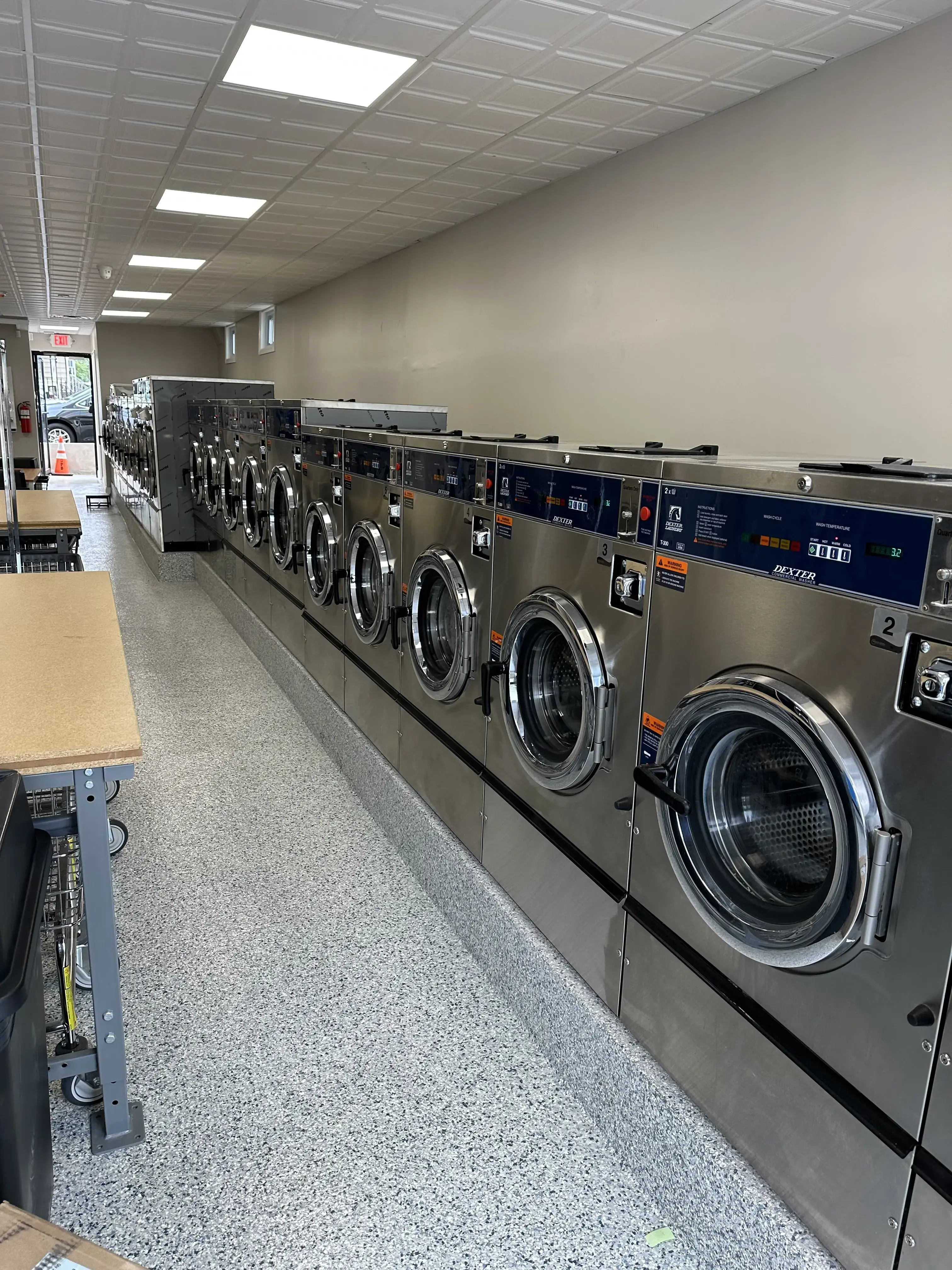 Daisy's Laundromat Garfield - Image 7