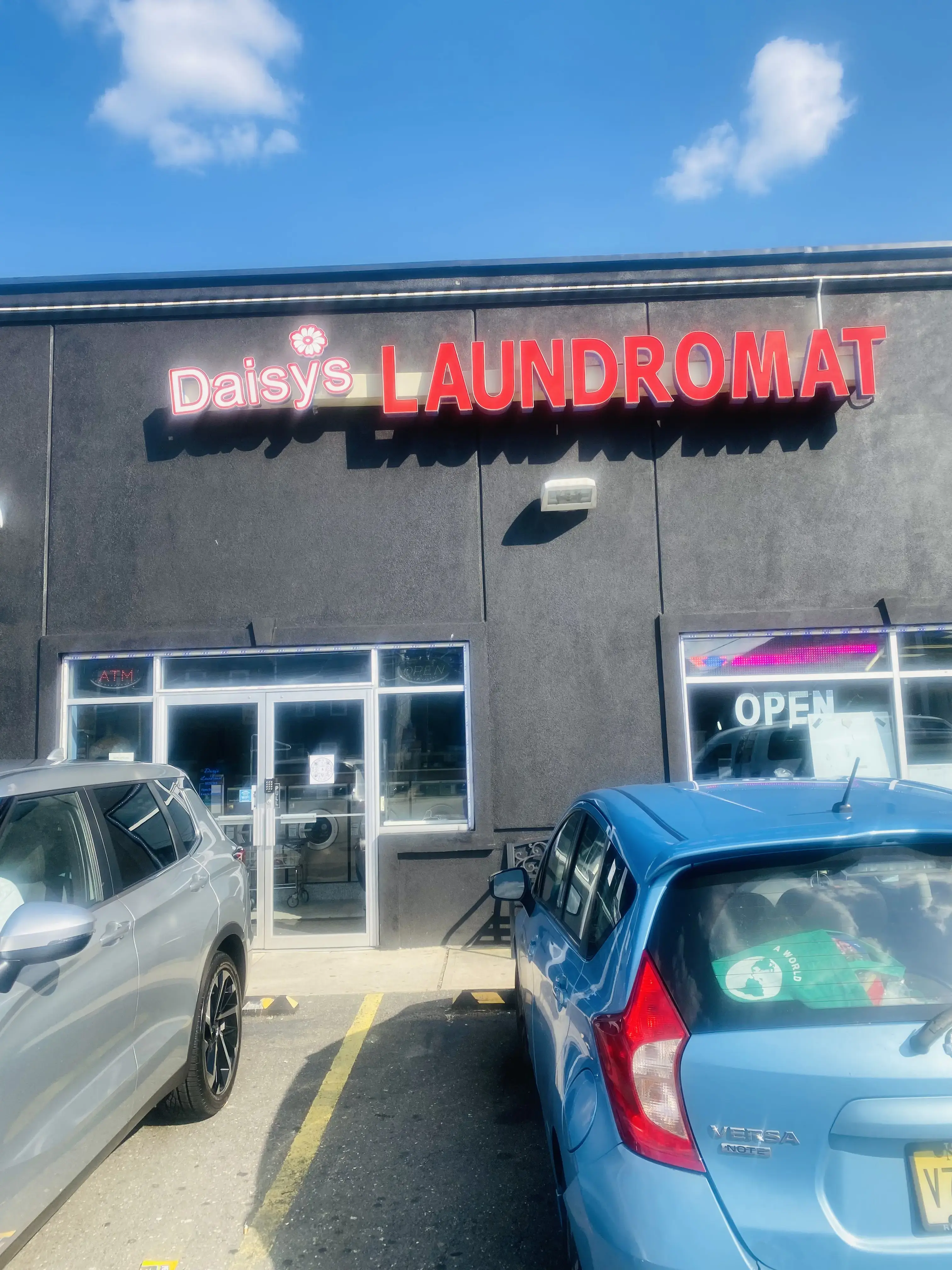 Daisy's Laundromat thumbnail 7