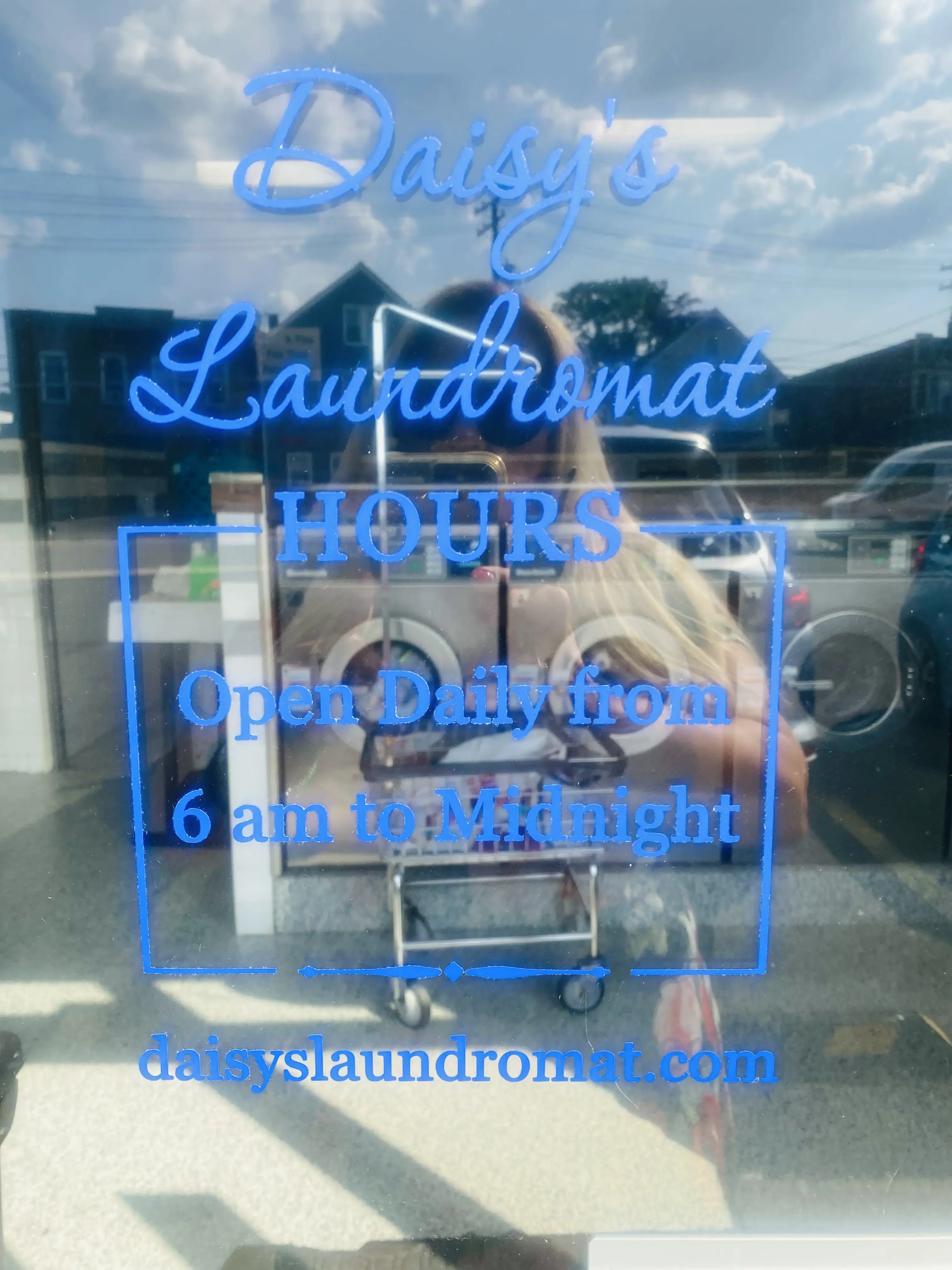 Daisy's Laundromat thumbnail 13