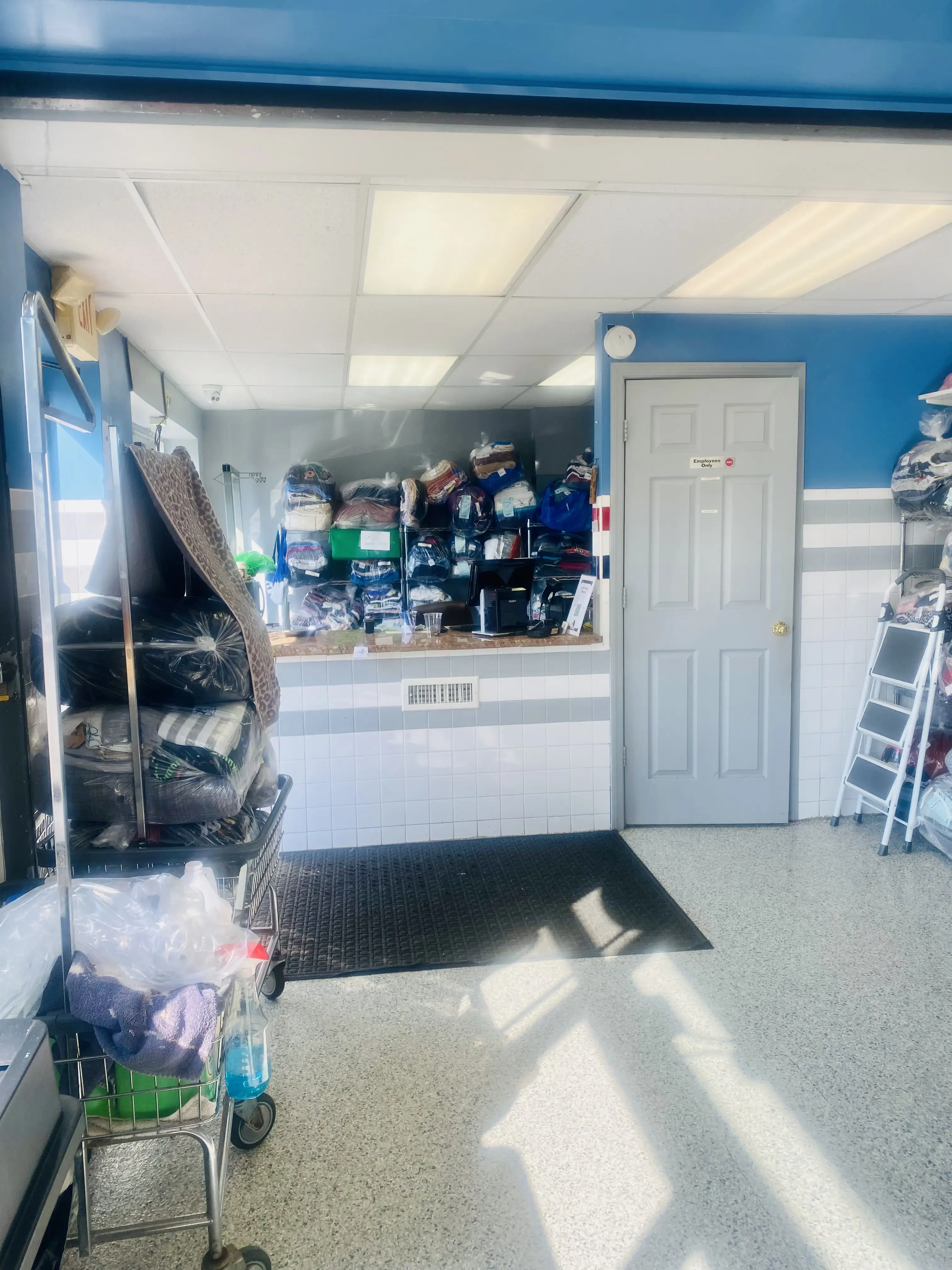 Daisy's Laundromat thumbnail 8